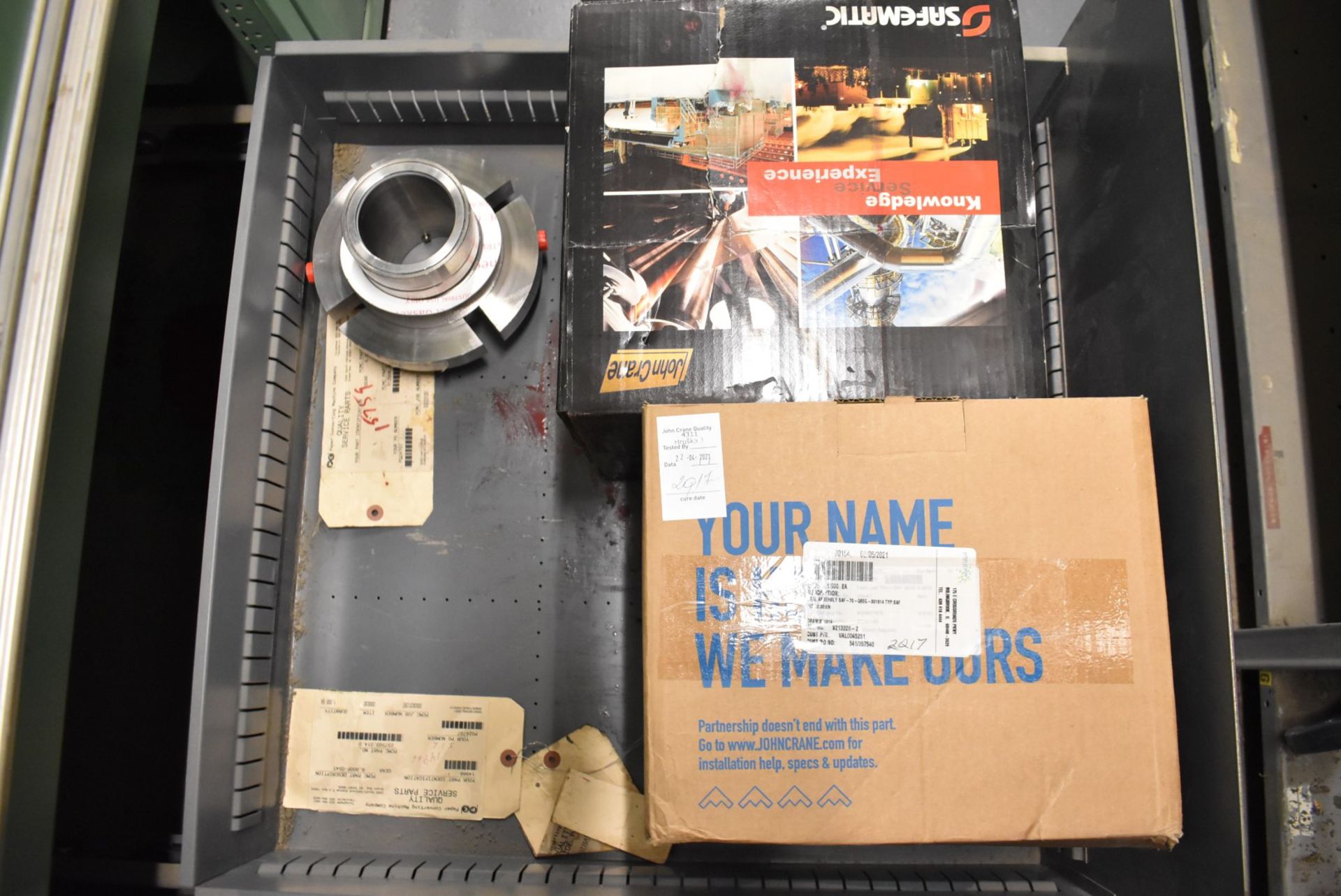 LOT/ CONTENTS OF CABINET - INCLUDING PULLEYS, BUSHINGS, SHEAVES, WHEELS, ALIGNMENT BRACKETS, SPARE - Image 6 of 6