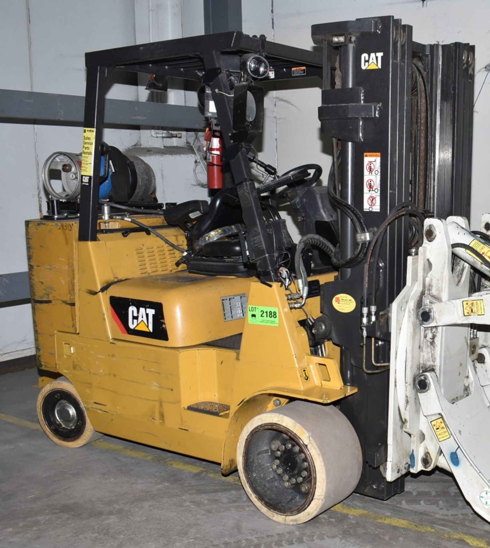 CATERPILLAR (2013) GC55KPRSTR 7,000 LBS. CAPACITY LPG FORKLIFT WITH 172" MAX VERTICAL REACH, 3-STAGE
