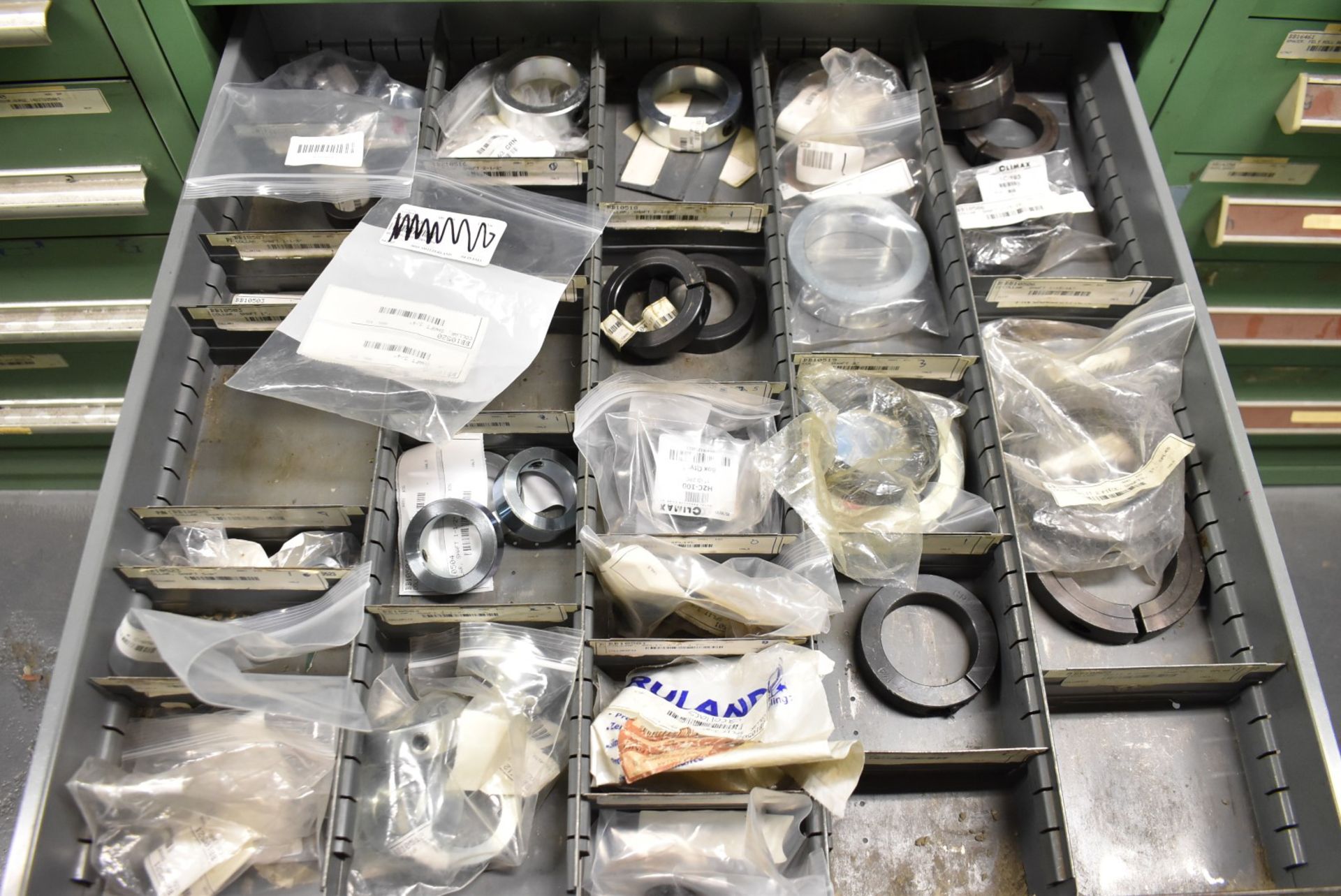 LOT/ CONTENTS OF CABINET - INCLUDING BALL INSERTS, BRONZE BUSHINGS, WASHERS, SPANNER NUTS, - Image 6 of 9