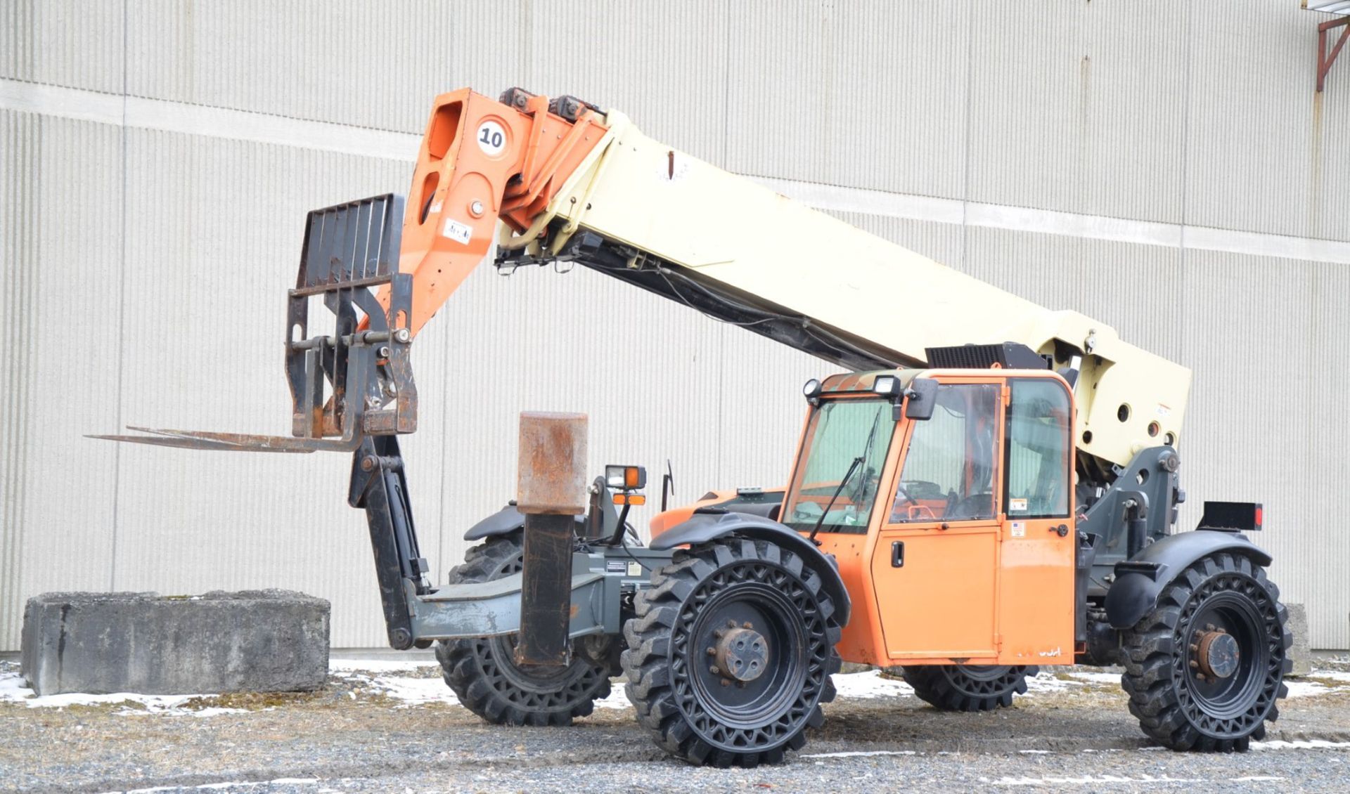 JLG (2011) G10-55A 10,000 LBS. CAPACITY DIESEL TELEHANDLER FORKLIFT WITH 56' MAX VERTICAL LIFT, - Image 2 of 23