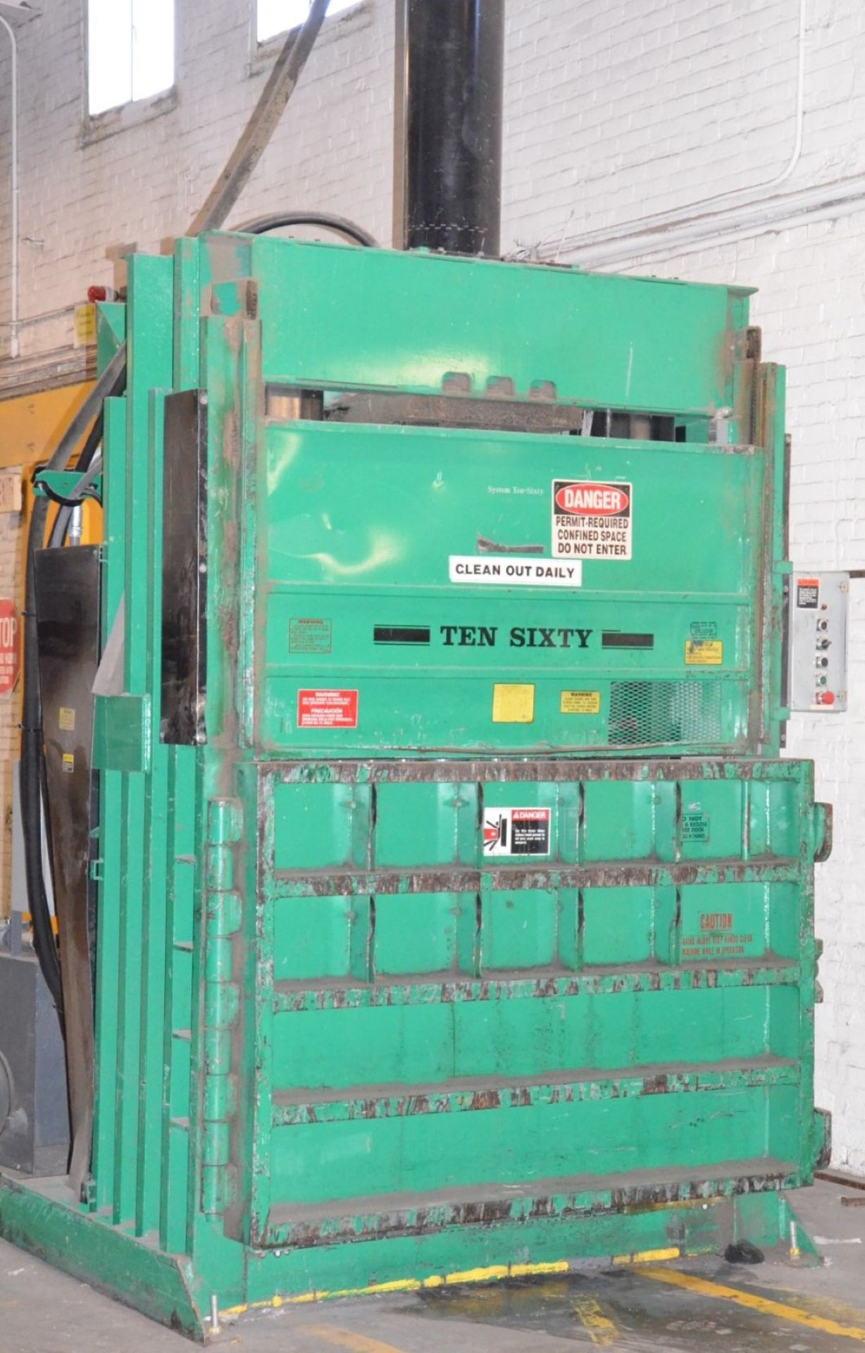 HARMONY SYSTEM TEN SIXTY FRONT LOADING VERTICAL HYDRAULIC BALER COMPACTOR WITH 30" X 60" X 48" MAX