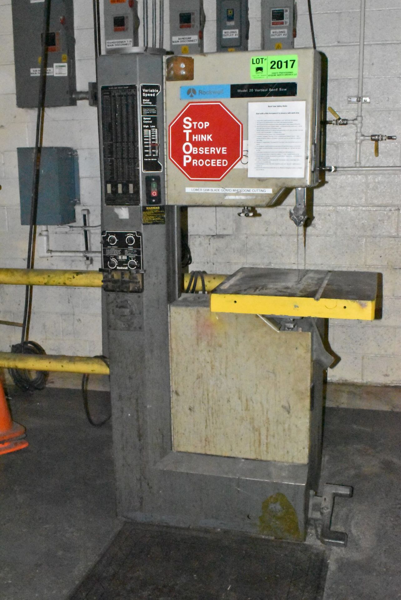 ROCKWELL MODEL 20 VERTICAL BAND SAW WITH 20" THROAT, 12" MAX WORKPIECE HEIGHT, 20"X24.5" MANUAL TILT - Image 2 of 6