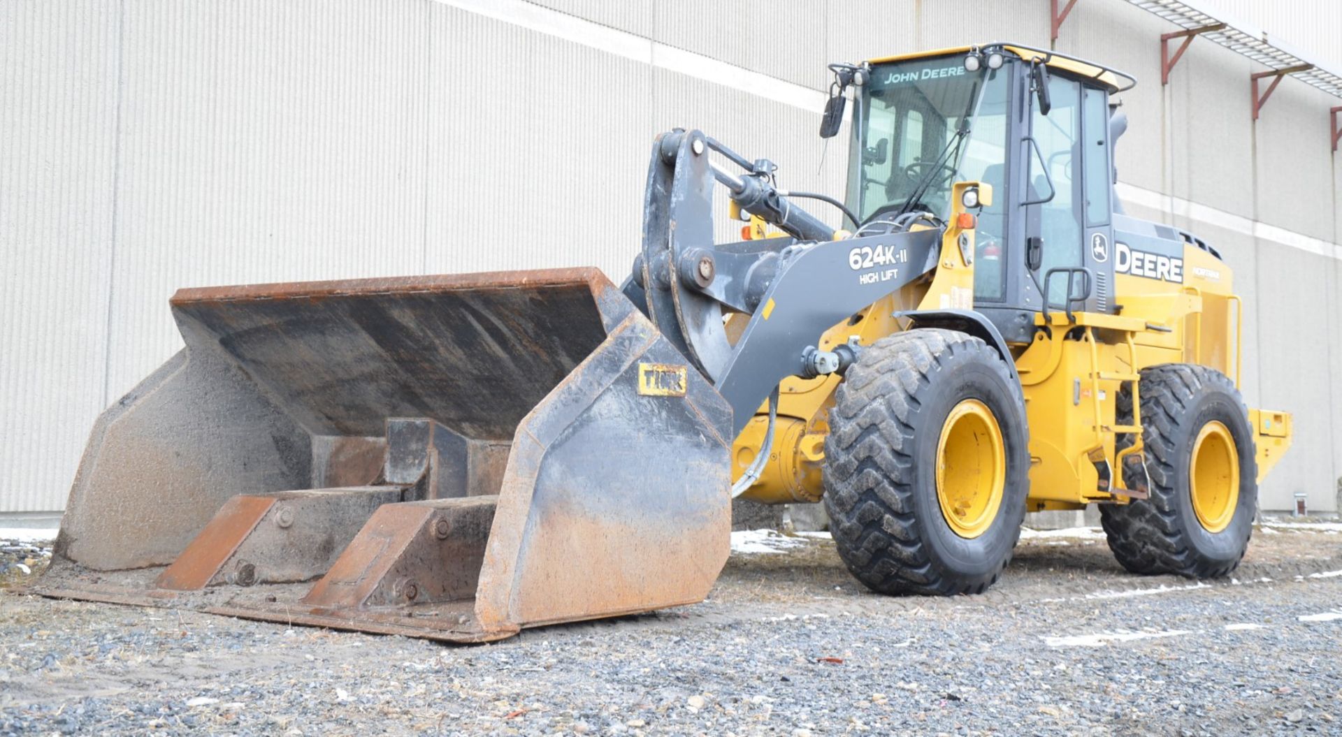 JOHN DEERE (2017) 624K II HIGH LIFT ARTICULATING FRONT END WHEEL LOADER WITH DIGITAL LOAD SCALE, - Image 6 of 22