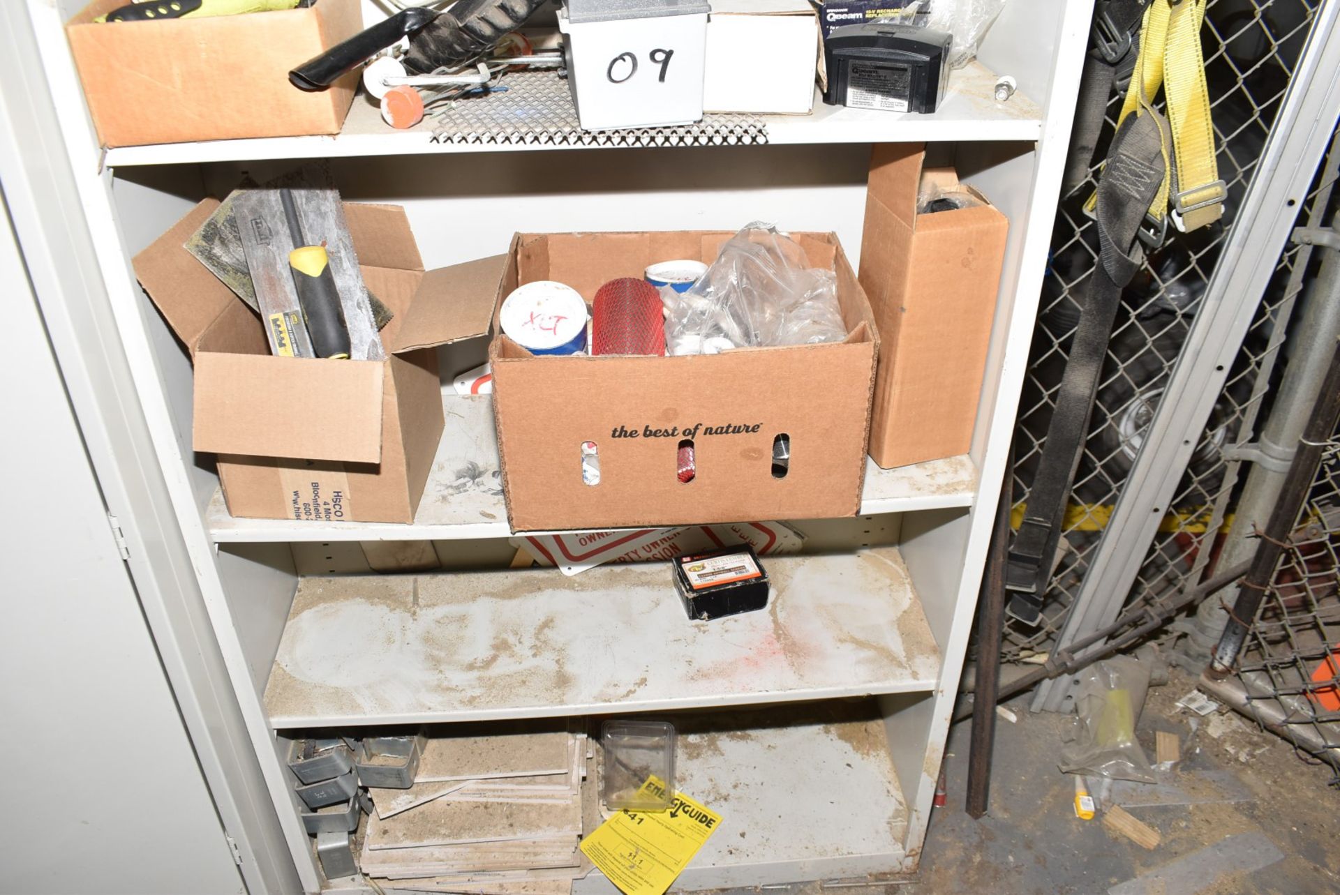 LOT/ SHELF WITH CONTENTS [RIGGING FEES FOR LOT #2130 - $100 USD PLUS APPLICABLE TAXES] - Image 4 of 4