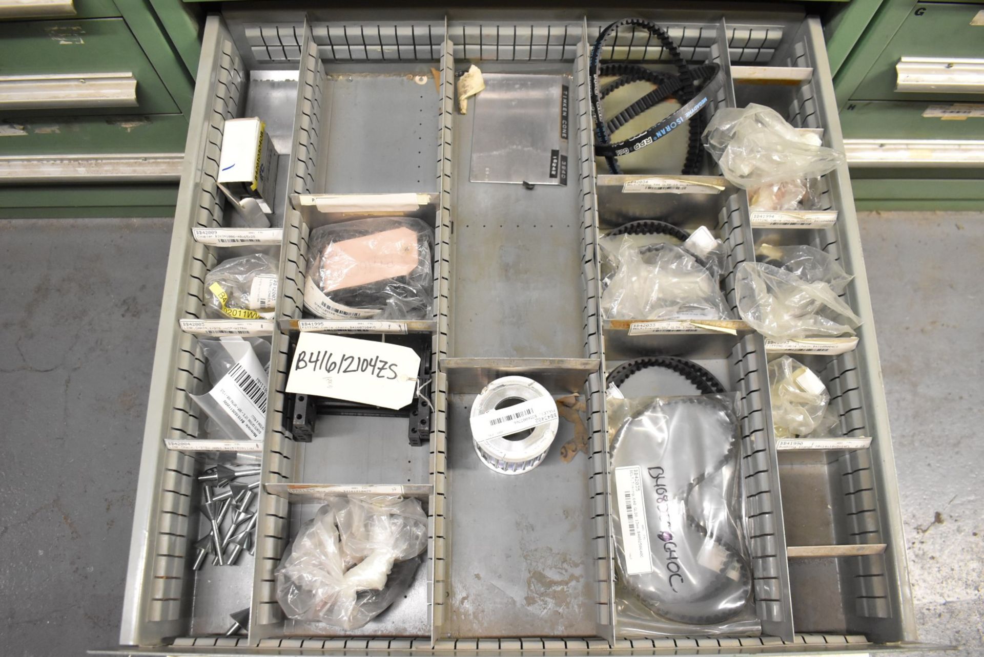 LOT/ CONTENTS OF CABINET - INCLUDING SPACERS, PRISMATIC SLIDER GUIDES, FESTO CYLINDERS, PULLEYS, - Image 7 of 7