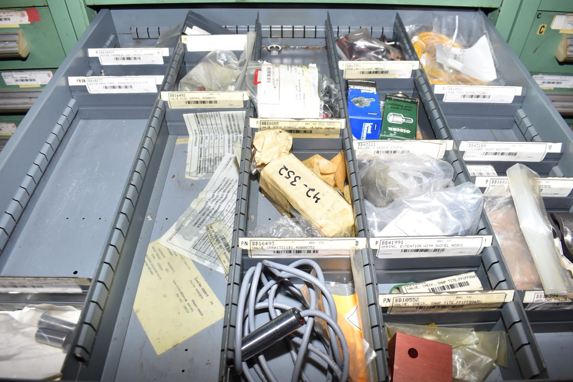 LOT/ CONTENTS OF CABINET - INCLUDING AUTOMATION COMPONENTS, BELTS, SPRINGS, AIR CYLINDERS, SPARE - Image 4 of 10