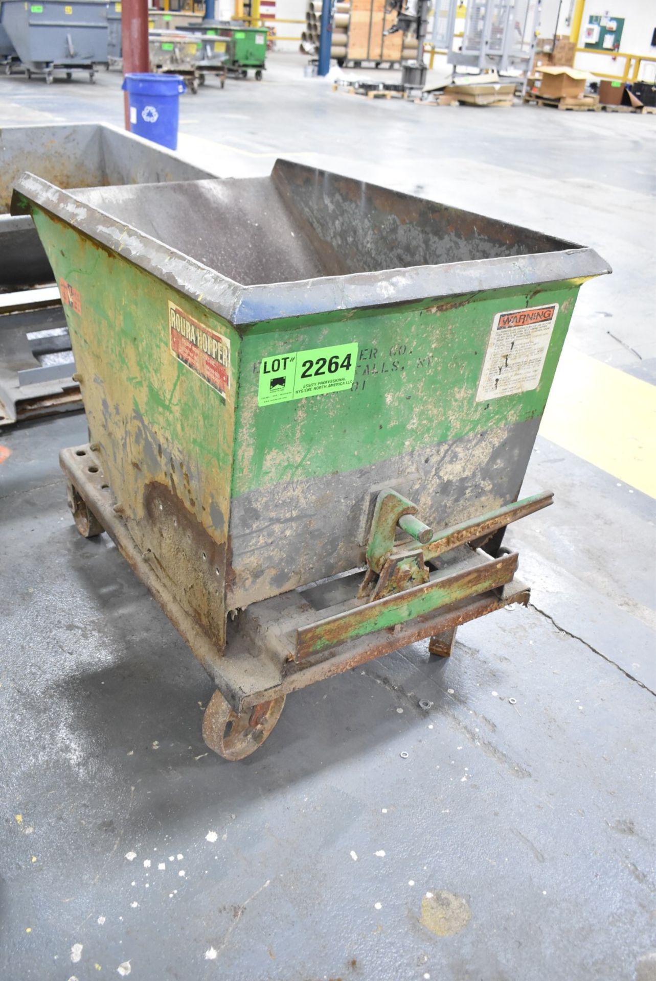 SELF DUMPING HOPPER [RIGGING FEES FOR LOT #2264 - $25 USD PLUS APPLICABLE TAXES]