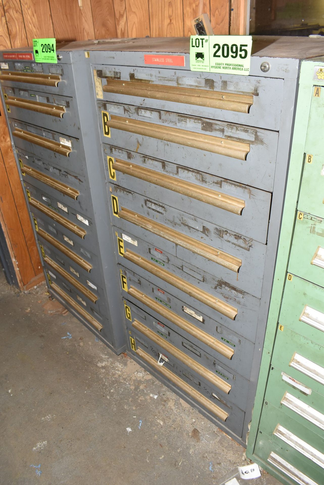8 DRAWER TOOL CABINET [RIGGING FEES FOR LOT #2095 - $100 USD PLUS APPLICABLE TAXES]