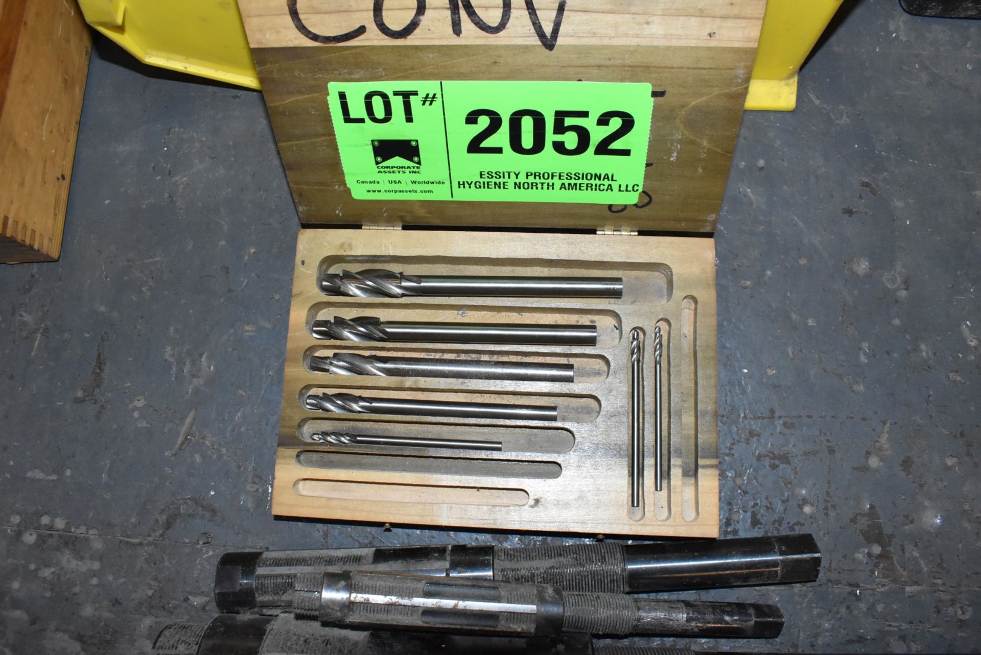 LOT/ TOOLING REAMERS, DRILLS AND CUTTERS [RIGGING FEES FOR LOT #2052 - $25 USD PLUS APPLICABLE - Image 3 of 4