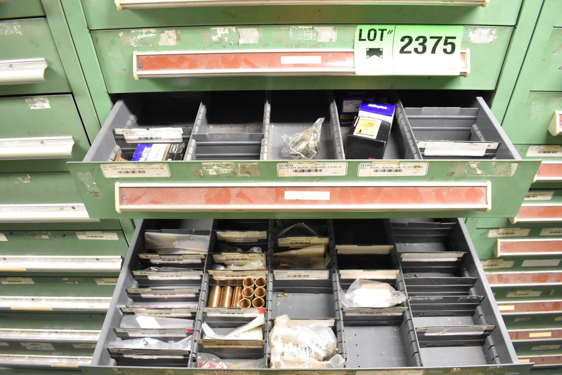 LOT/ CONTENTS OF CABINET - INCLUDING BALL INSERTS, BRONZE BUSHINGS, WASHERS, SPANNER NUTS,