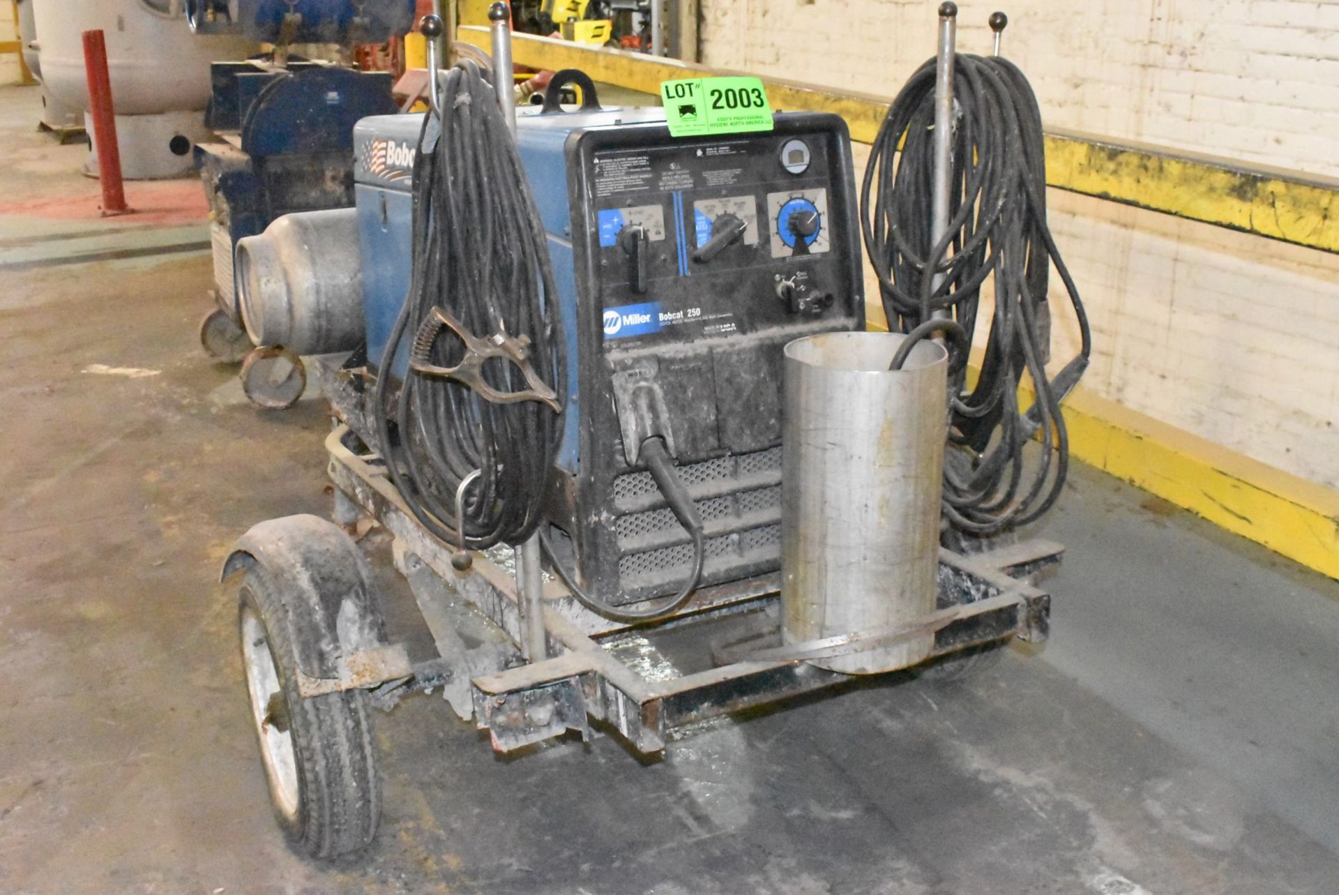 MILLER BOBCAT 250 LPG POWERED CC/CV-AC/DC WELDER GENERATOR WITH 10,500 WATT GENERATOR CAPACITY, - Image 3 of 15