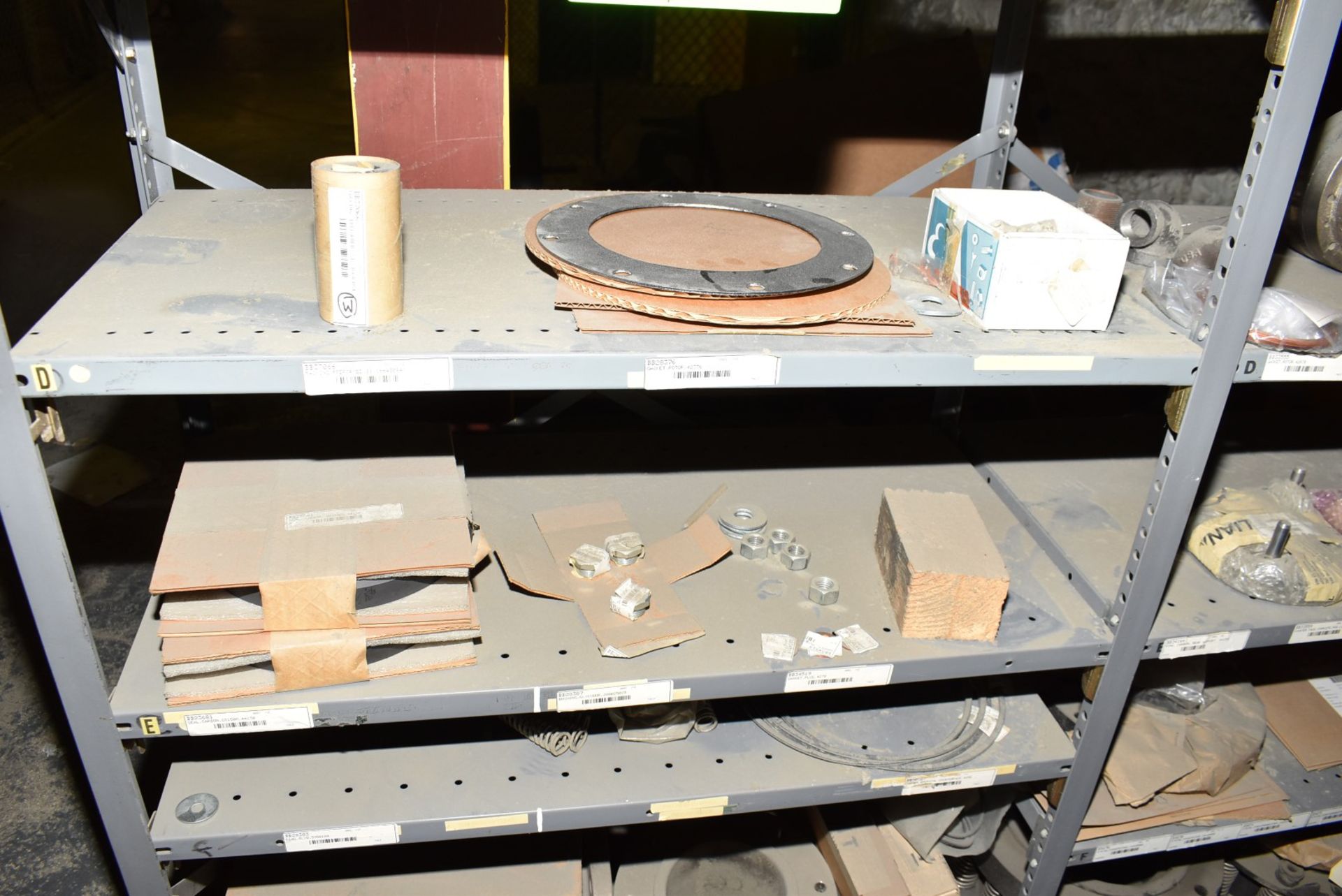 LOT/ CONTENTS OF SHELF - INCLUDING FLEX COUPLINGS, SLITTER BLADES, SPARE PARTS [RIGGING FEES FOR LOT - Image 4 of 5