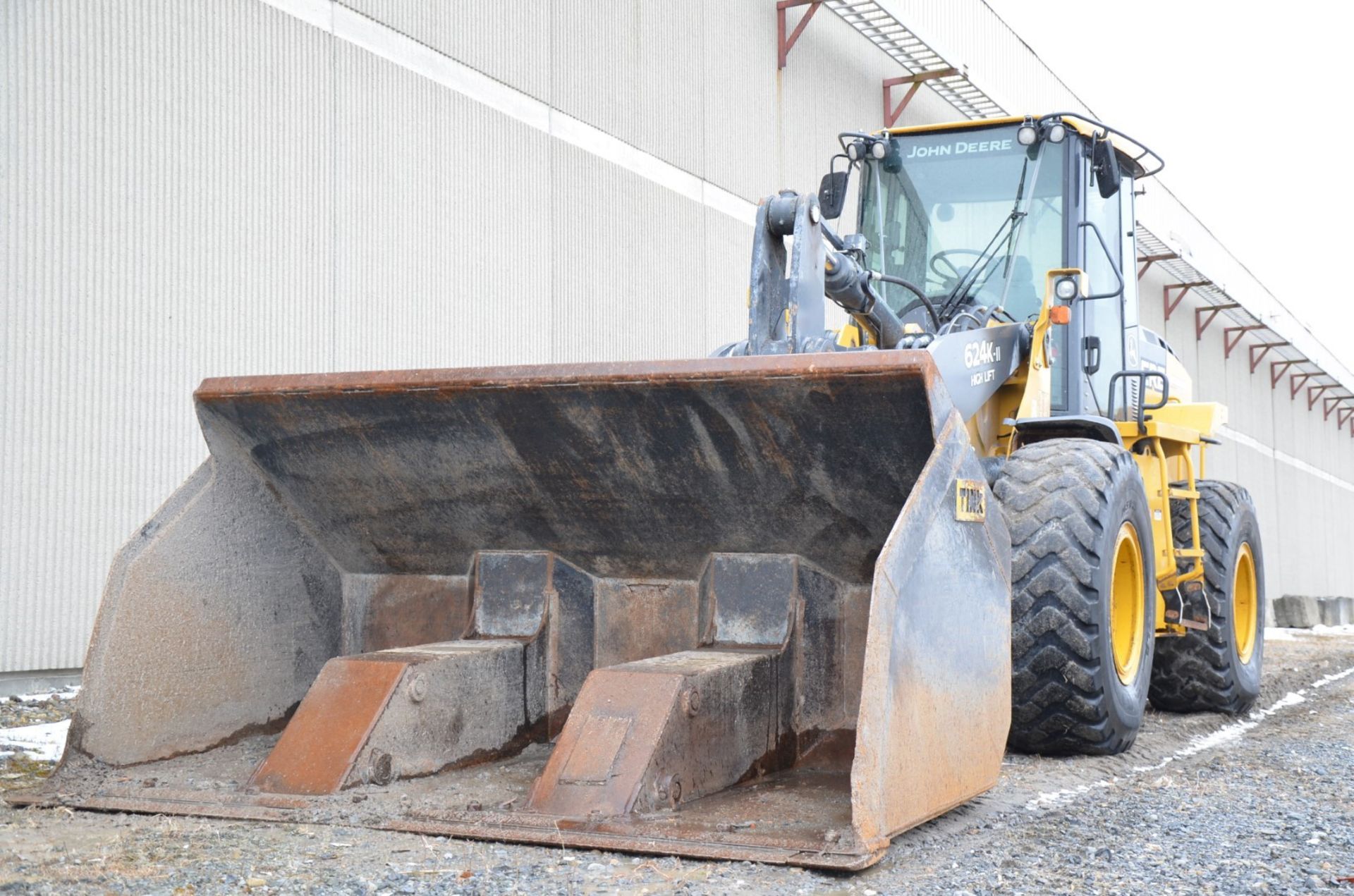 JOHN DEERE (2017) 624K II HIGH LIFT ARTICULATING FRONT END WHEEL LOADER WITH DIGITAL LOAD SCALE, - Image 5 of 22