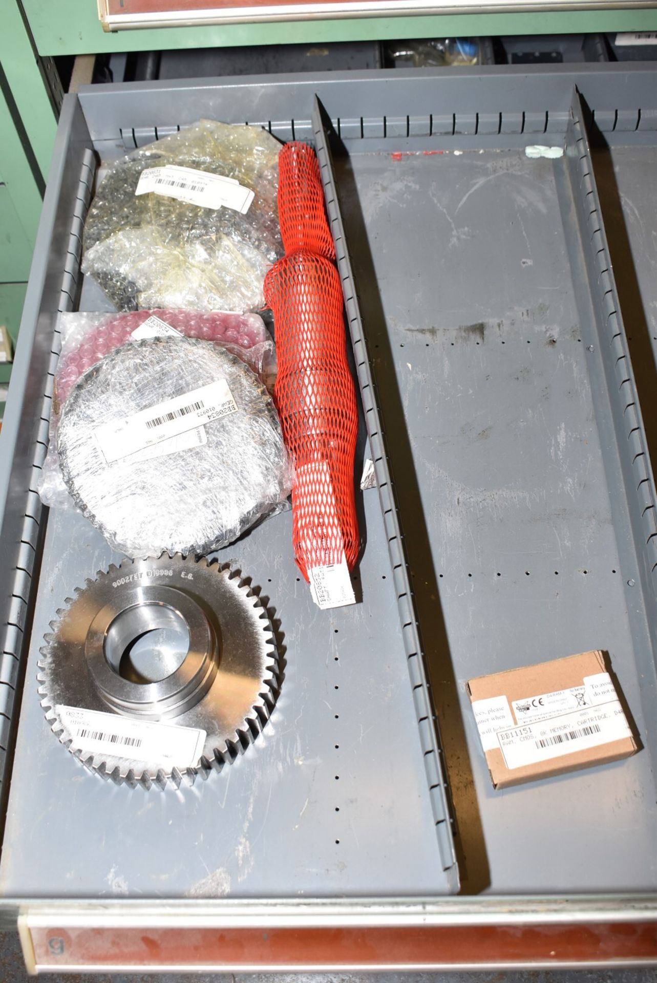 LOT/ CONTENTS OF CABINET - INCLUDING DISC LINING, O-RINGS, ELECTRICAL COMPONENTS, SPROCKETS, - Image 6 of 8