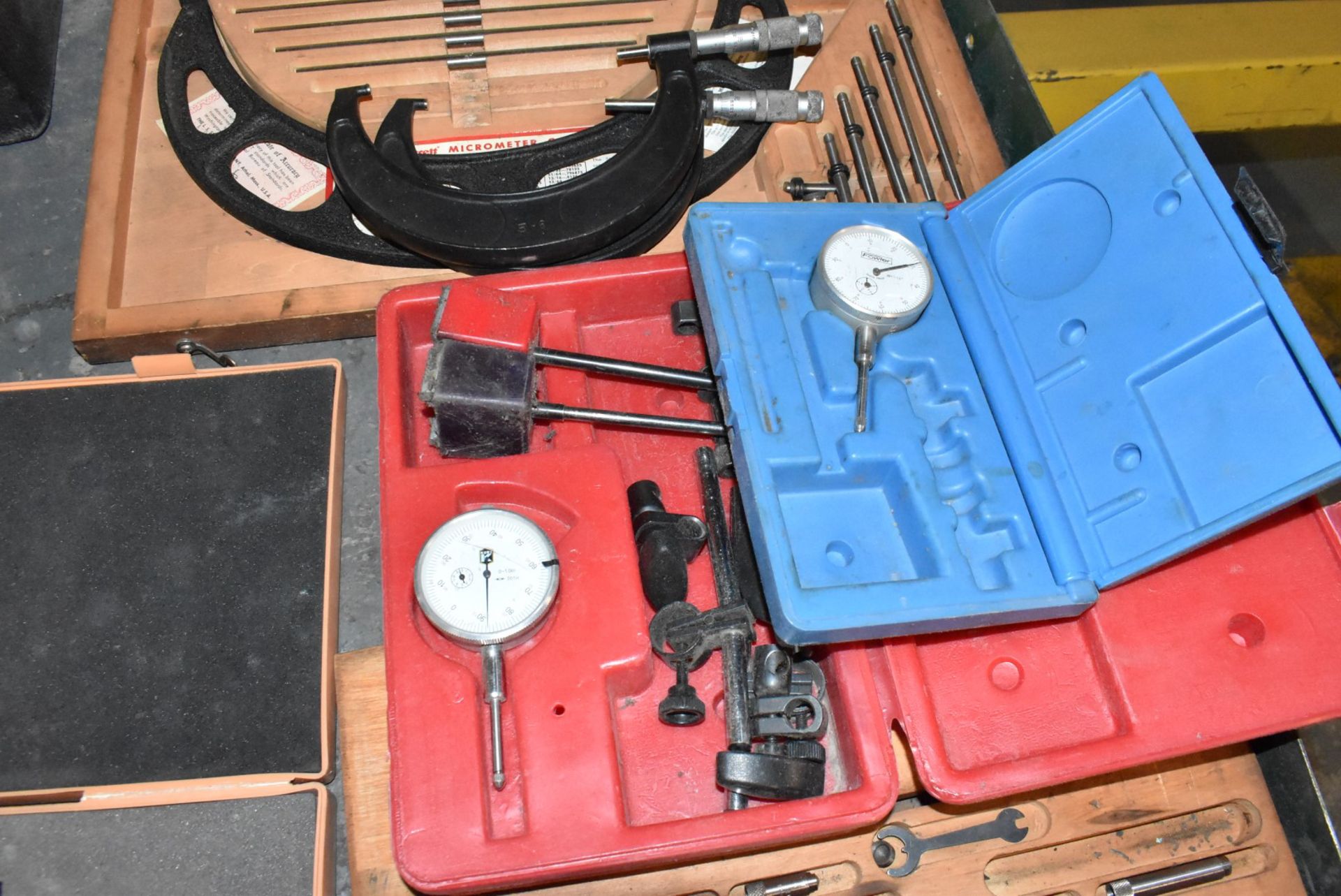 LOT/ INSPECTION EQUIPMENT [RIGGING FEES FOR LOT #2054 - $25 USD PLUS APPLICABLE TAXES] - Image 3 of 5