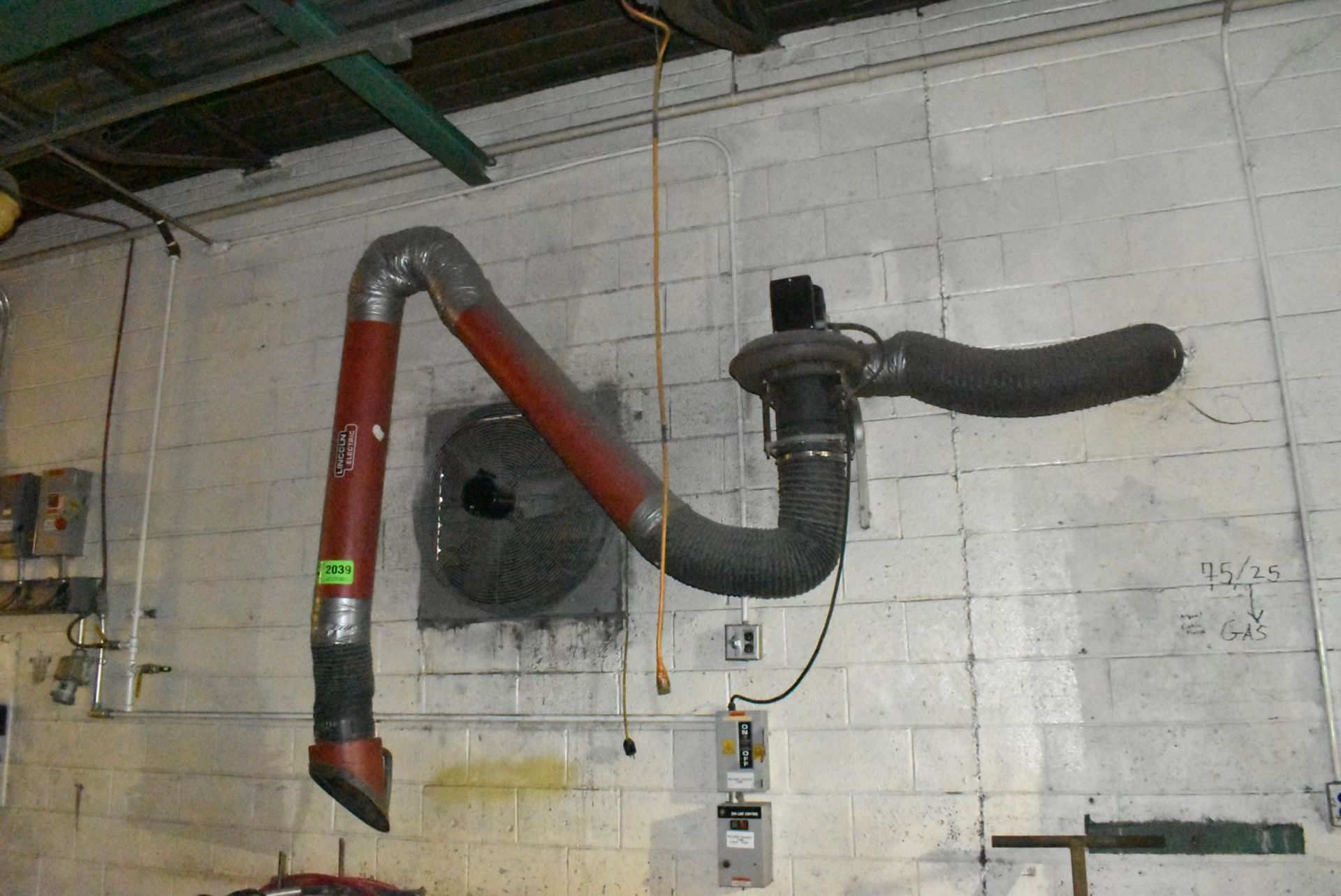 LINCOLN ELECTRIC SNORKEL TYPE WALL MOUNTED FUME EXTRACTOR S/N N/A (CI) [RIGGING FEES FOR LOT #2039 - - Image 5 of 5