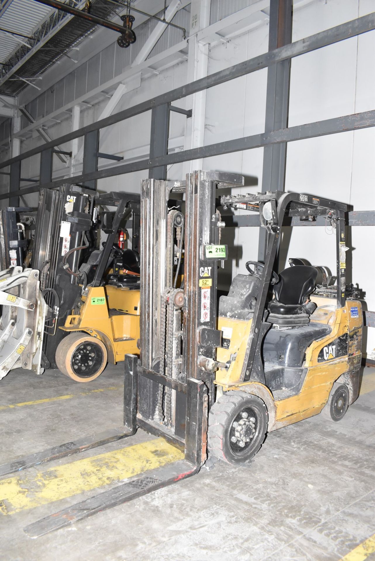 CATERPILLAR 2C6000 5,750 LBS. CAPACITY LPG FORKLIFT WITH 185" MAX VERTICAL REACH, 3-STAGE HIGH