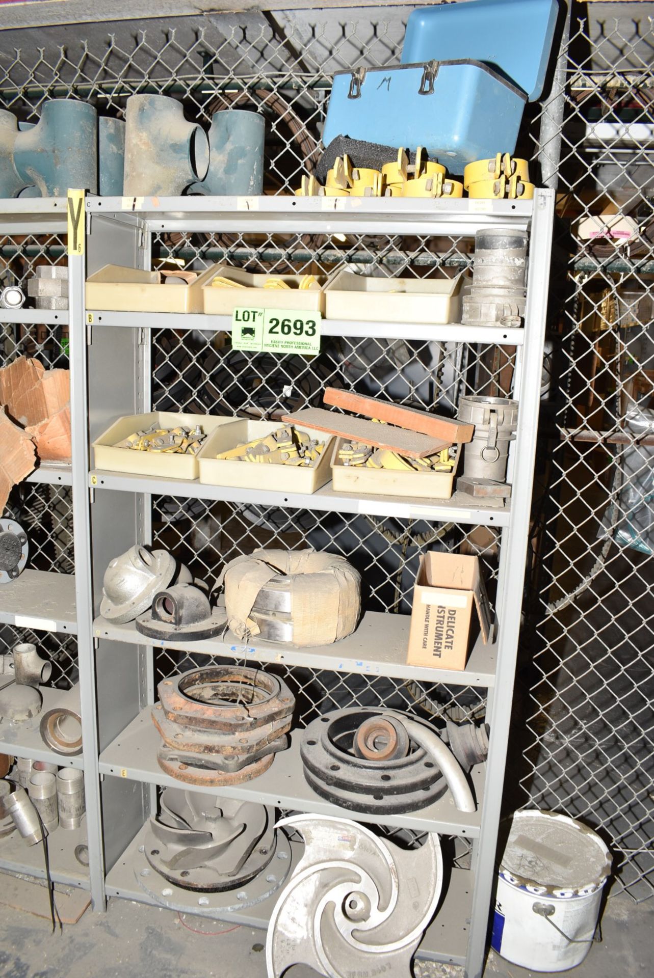 LOT/ CONTENTS OF SHELF - INCLUDING COUPLINGS, FLANGES, IMPELLERS, SPARE PARTS [RIGGING FEES FOR