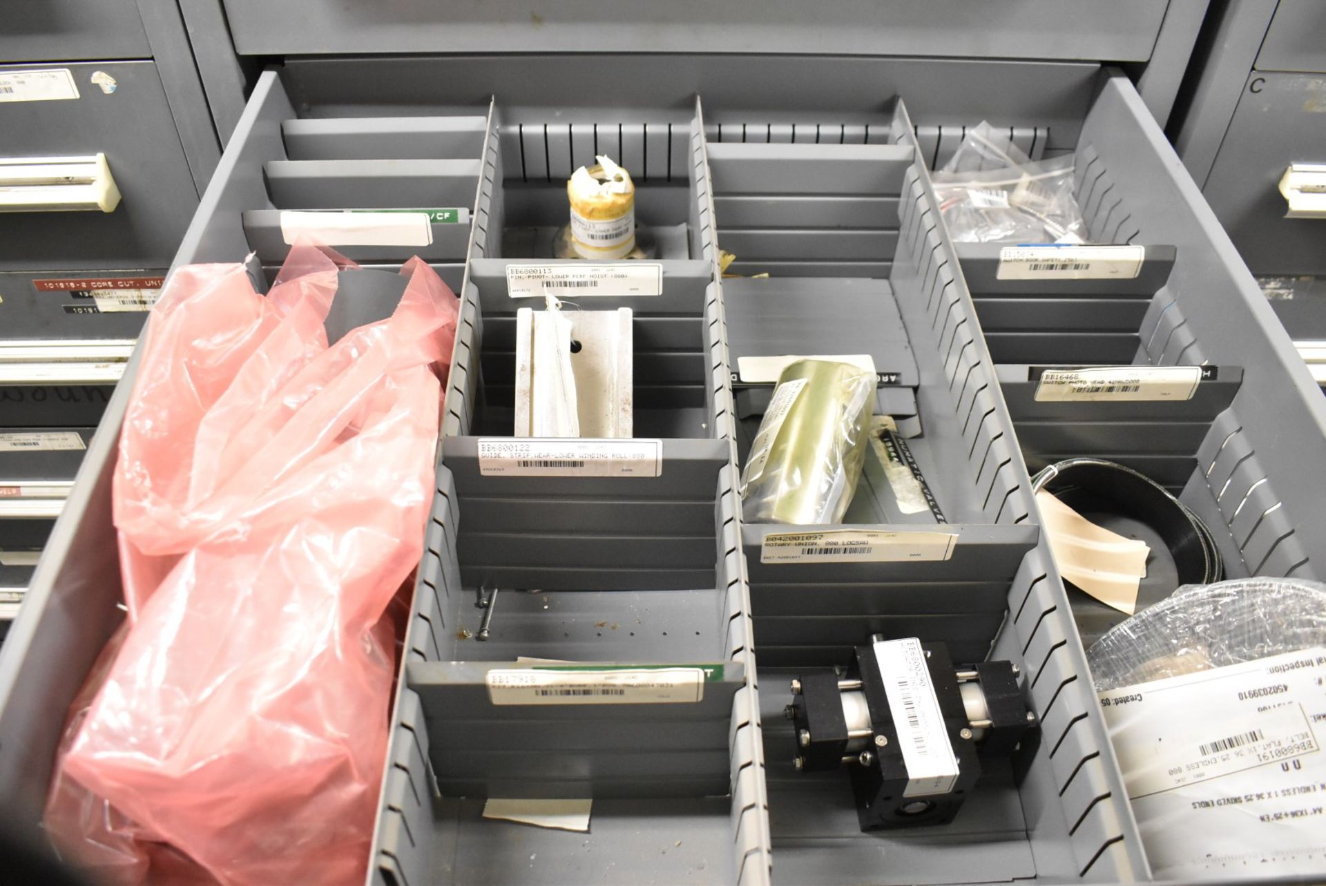 LOT/ CONTENTS OF CABINET - SALWASSER SPARE PARTS & COMPONENTS (TOOL CABINET NOT INCLUDED) [RIGGING - Image 4 of 8