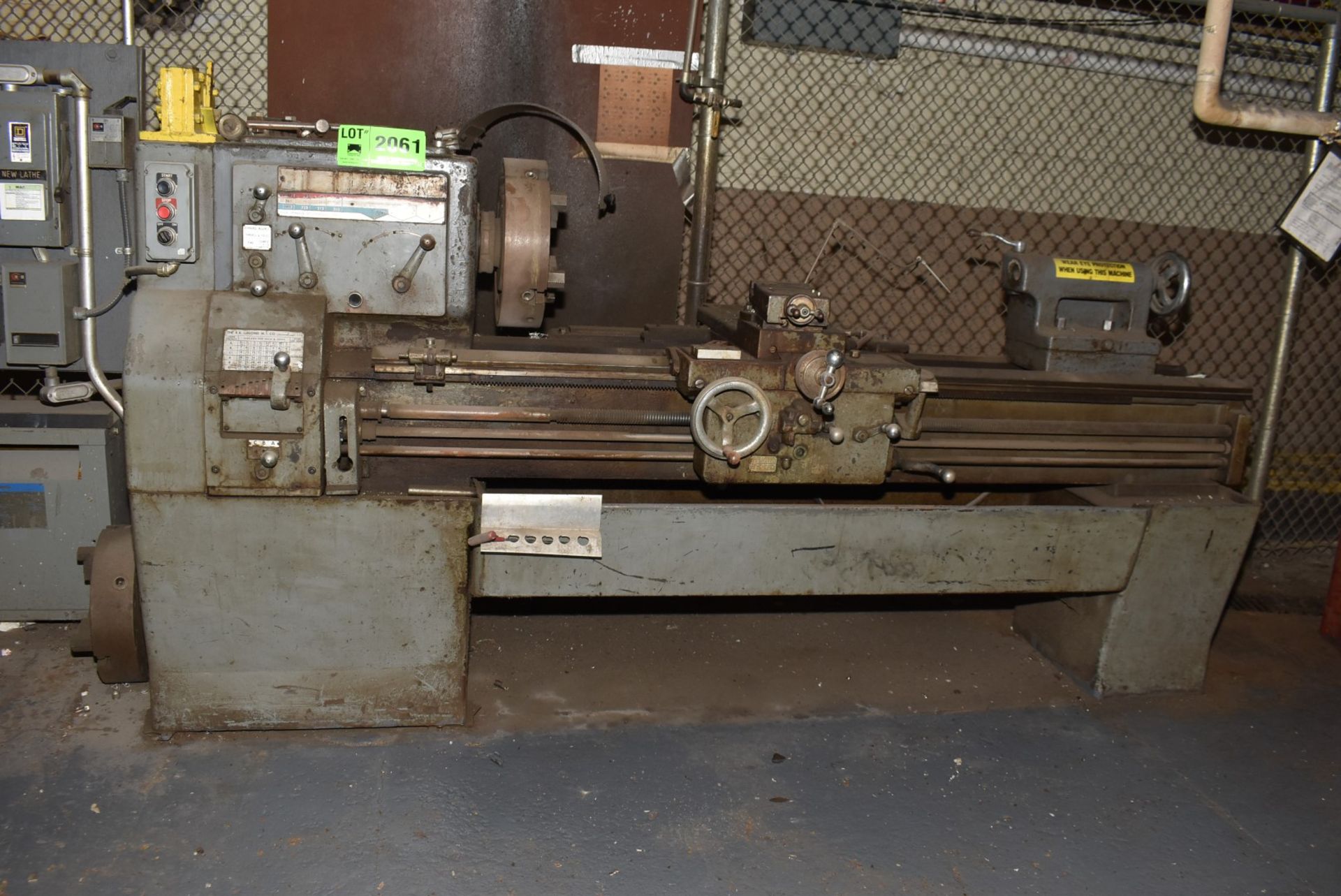 LEBLOND RK ENGINE LATHE WITH 22" SWING, 60" BETWEEN CENTERS, 12" 4-JAW CHUCK, SPEEDS TO 1000 RPM, - Image 2 of 6