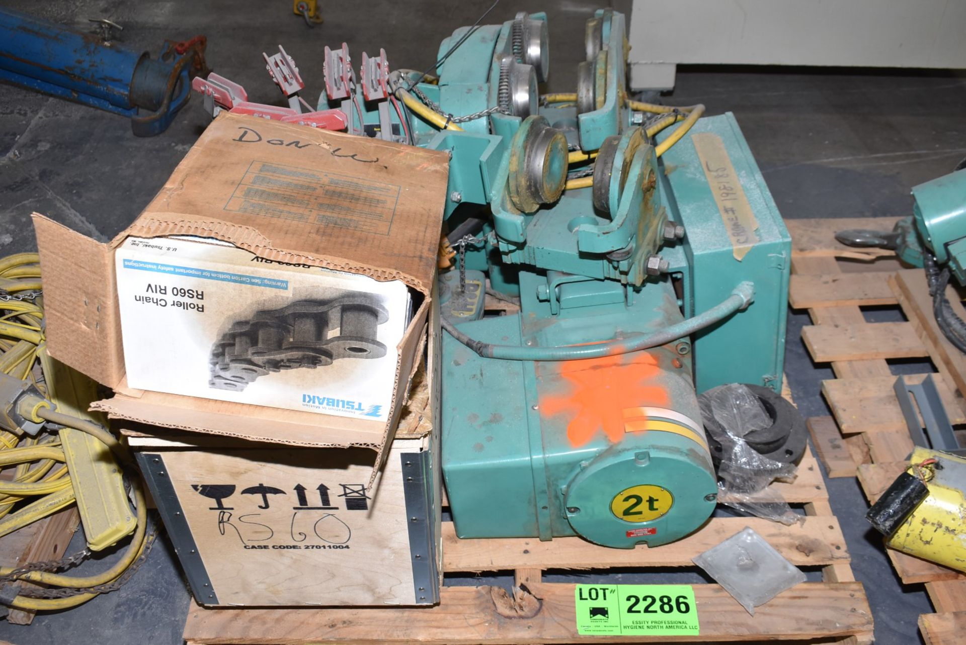 LOT/ SKID WITH ELECTRIC HOIST & PARTS [RIGGING FEES FOR LOT #2286 - $50 USD PLUS APPLICABLE TAXES]