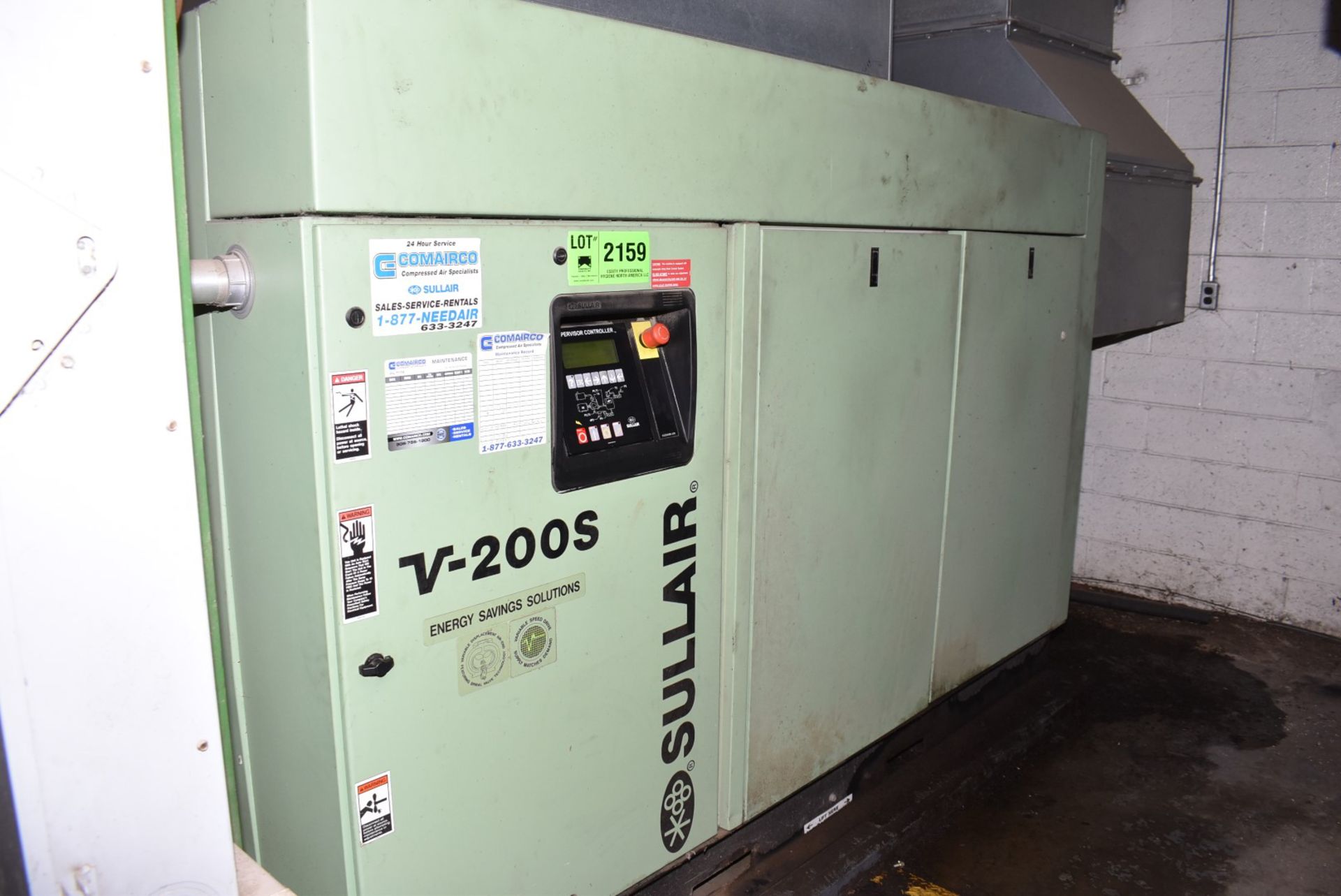 SULLAIR (2012) V200S 150AC 175 HP ROTARY SCREW TYPE AIR COMPRESSOR WITH 696 CFM @ 125 PSI - Image 2 of 8