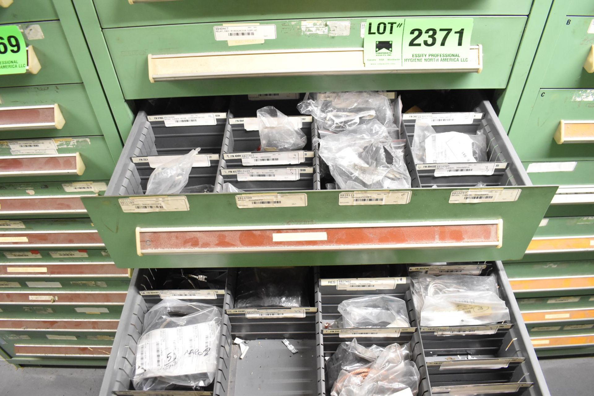 LOT/ CONTENTS OF CABINET - INCLUDING RELAYS, BRUSHES, ELECTRICAL COMPONENTS, FUSES, SEALS, HOIST