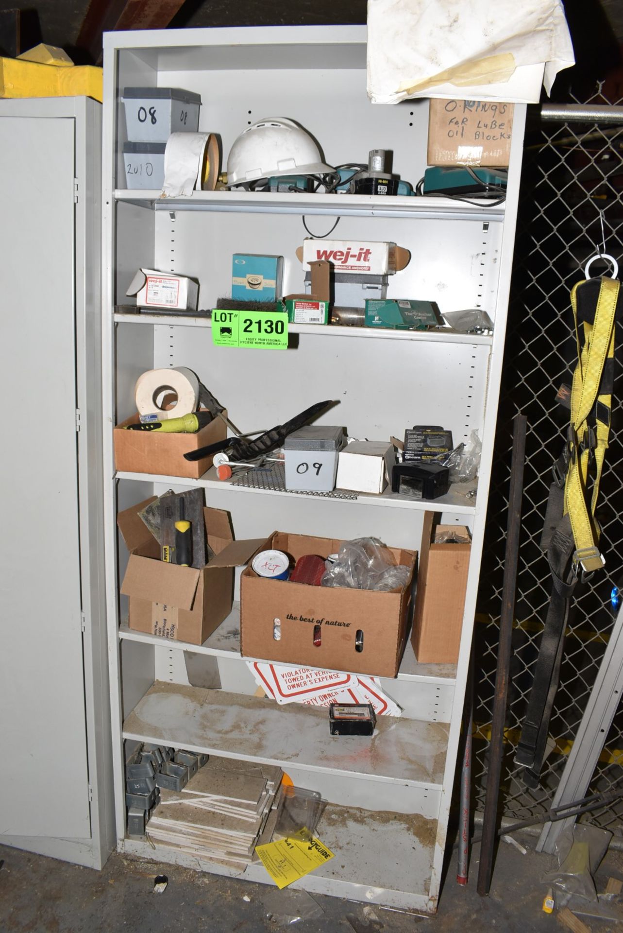 LOT/ SHELF WITH CONTENTS [RIGGING FEES FOR LOT #2130 - $100 USD PLUS APPLICABLE TAXES]