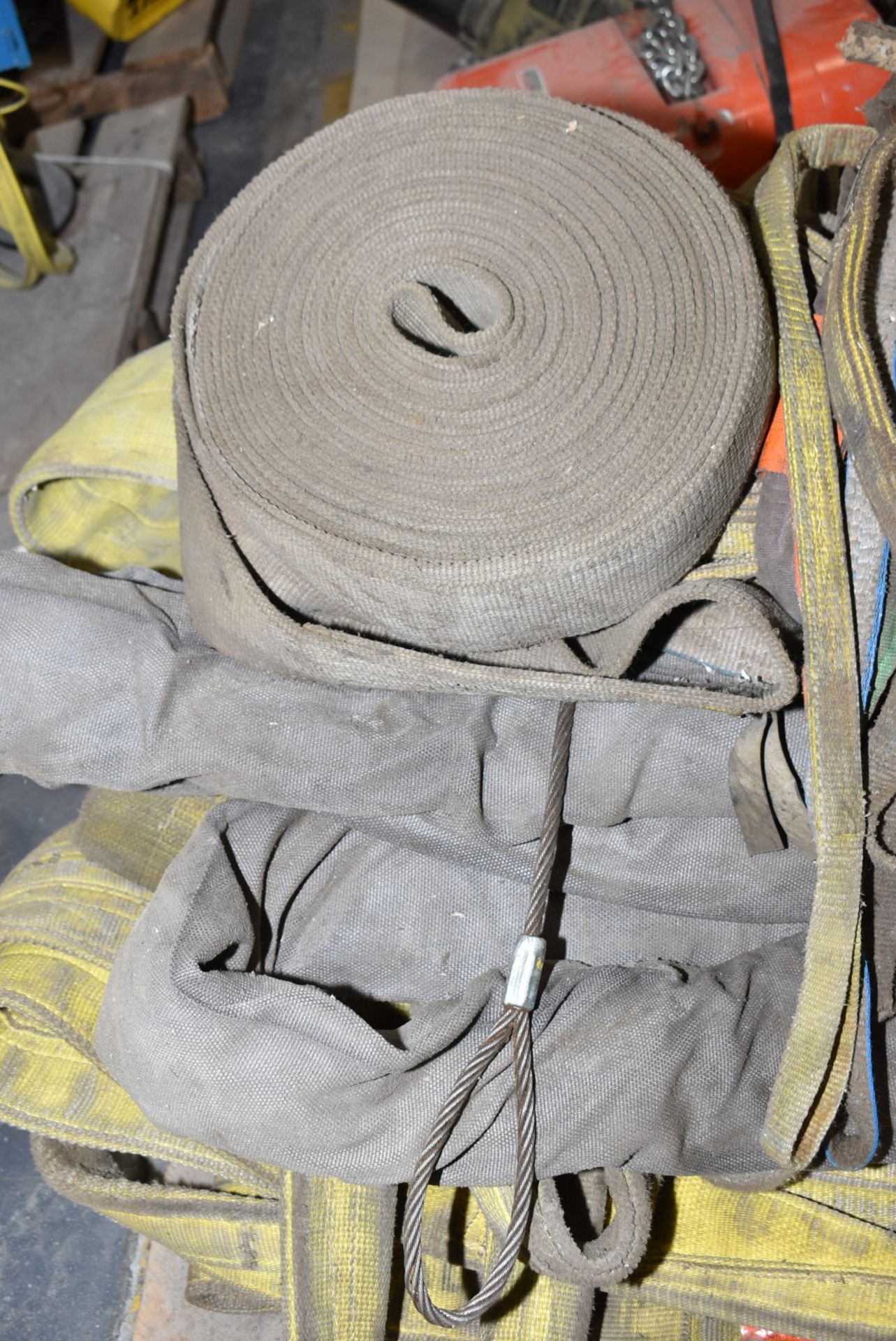 LOT/ SKID WITH LIFTING STRAPS & SLINGS [RIGGING FEES FOR LOT #2295 - $50 USD PLUS APPLICABLE TAXES] - Image 3 of 4