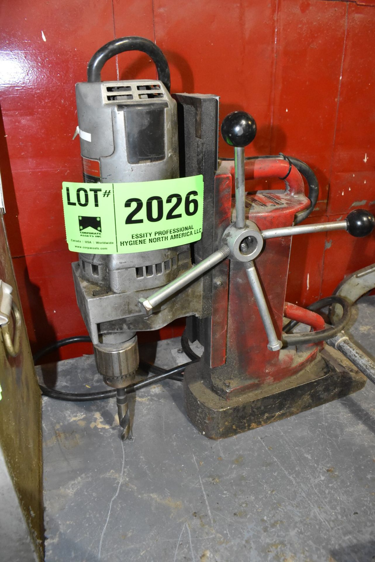 MILWAUKEE 4221 ELECTROMAGNETIC HEAVY DUTY MAG BASE DRILL S/N N/A [RIGGING FEES FOR LOT #2026 - $25 - Image 3 of 3