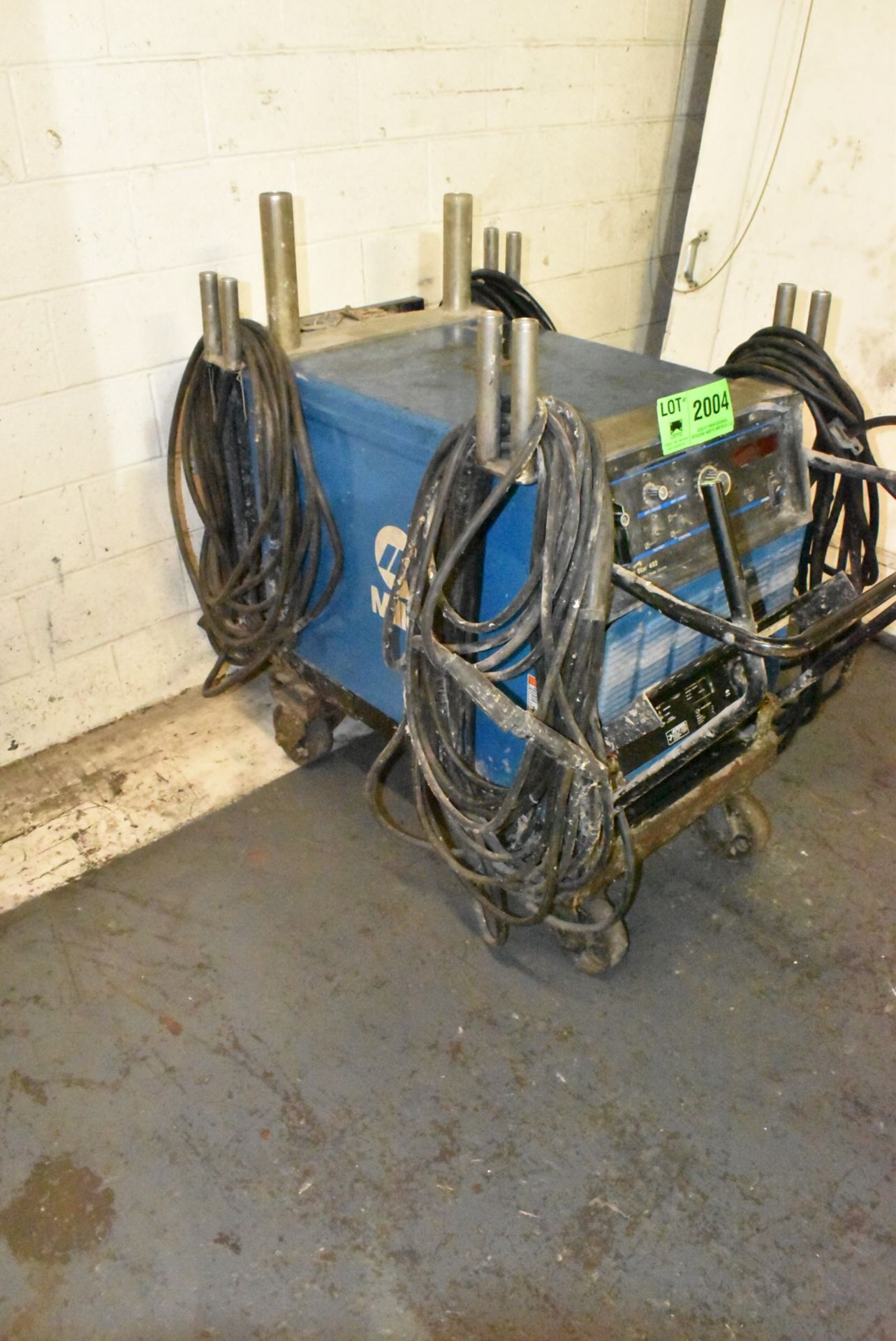 MILLER GOLDSTAR 452 DIGITAL CC/DC WELDER WITH CABLES AND GUN, S/N KF881116 (CI) [RIGGING FEES FOR - Image 7 of 9