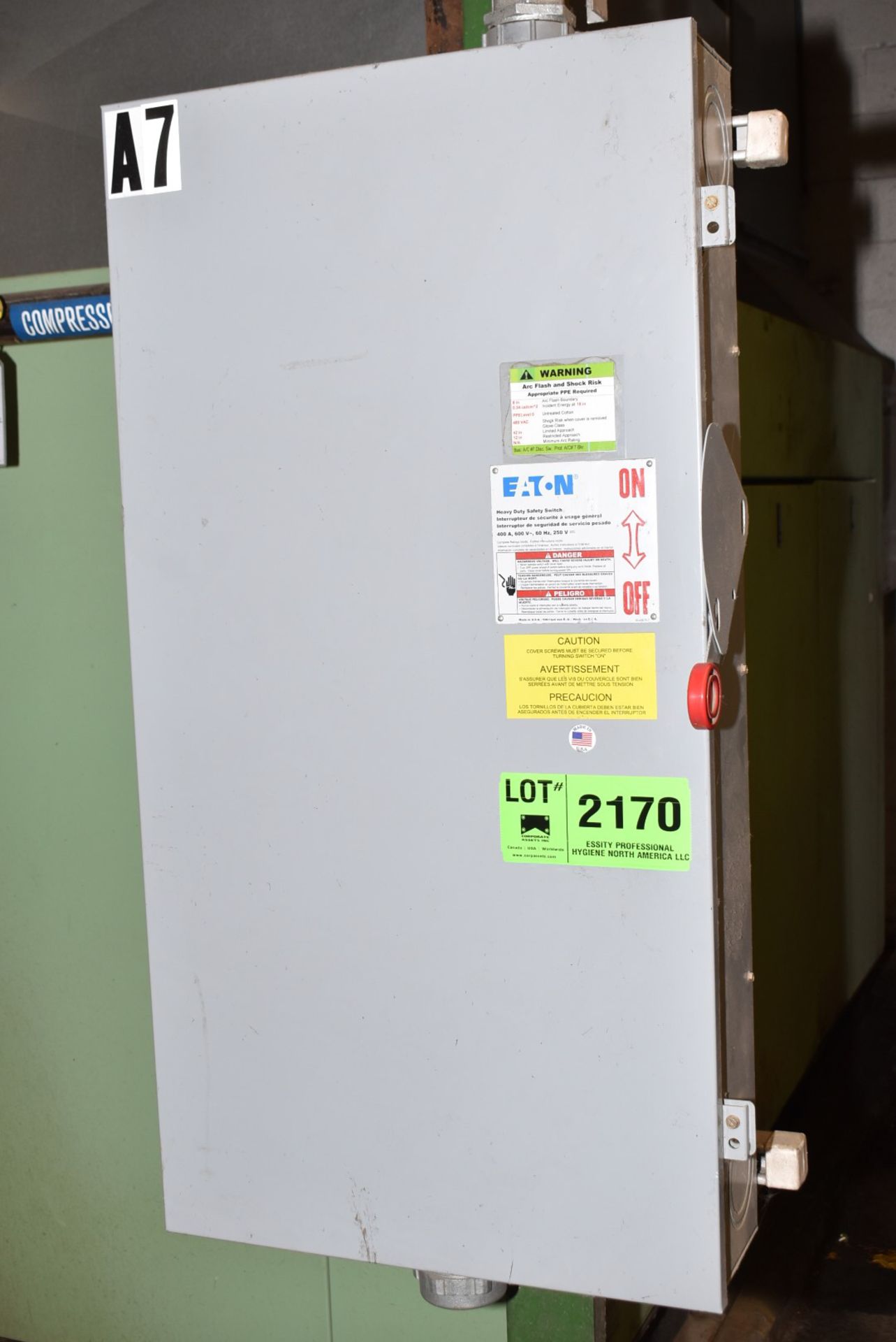 EATON HEAVY DUTY SAFETY SWITCH 400A, 600V, 60 HZ (CI) (DELAYED DELIVERY) [RIGGING FEES FOR LOT #2170