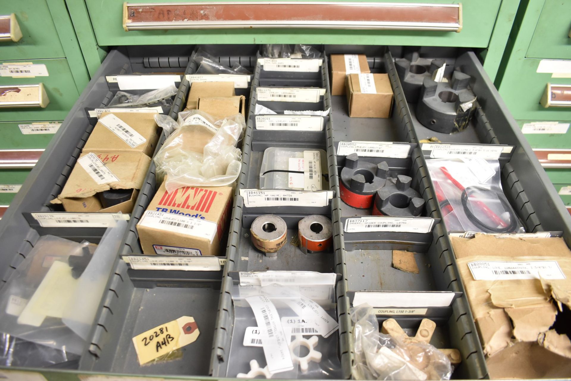 LOT/ CONTENTS OF CABINET - INCLUDING COUPLINGS, INSERTS, SLEEVES, LINKS, SEALS (TOOL CABINET NOT - Image 3 of 8