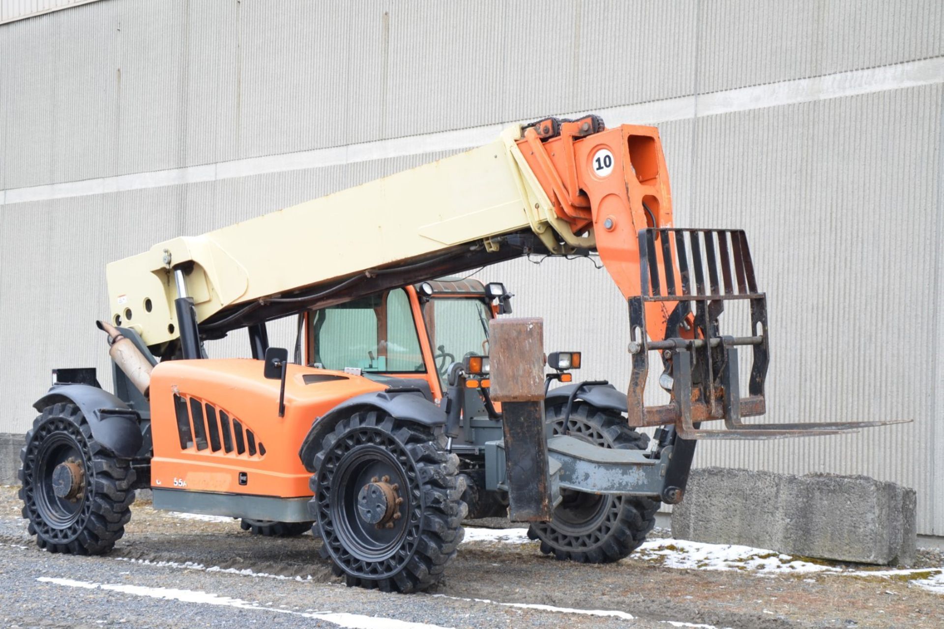 JLG (2011) G10-55A 10,000 LBS. CAPACITY DIESEL TELEHANDLER FORKLIFT WITH 56' MAX VERTICAL LIFT, - Image 19 of 23