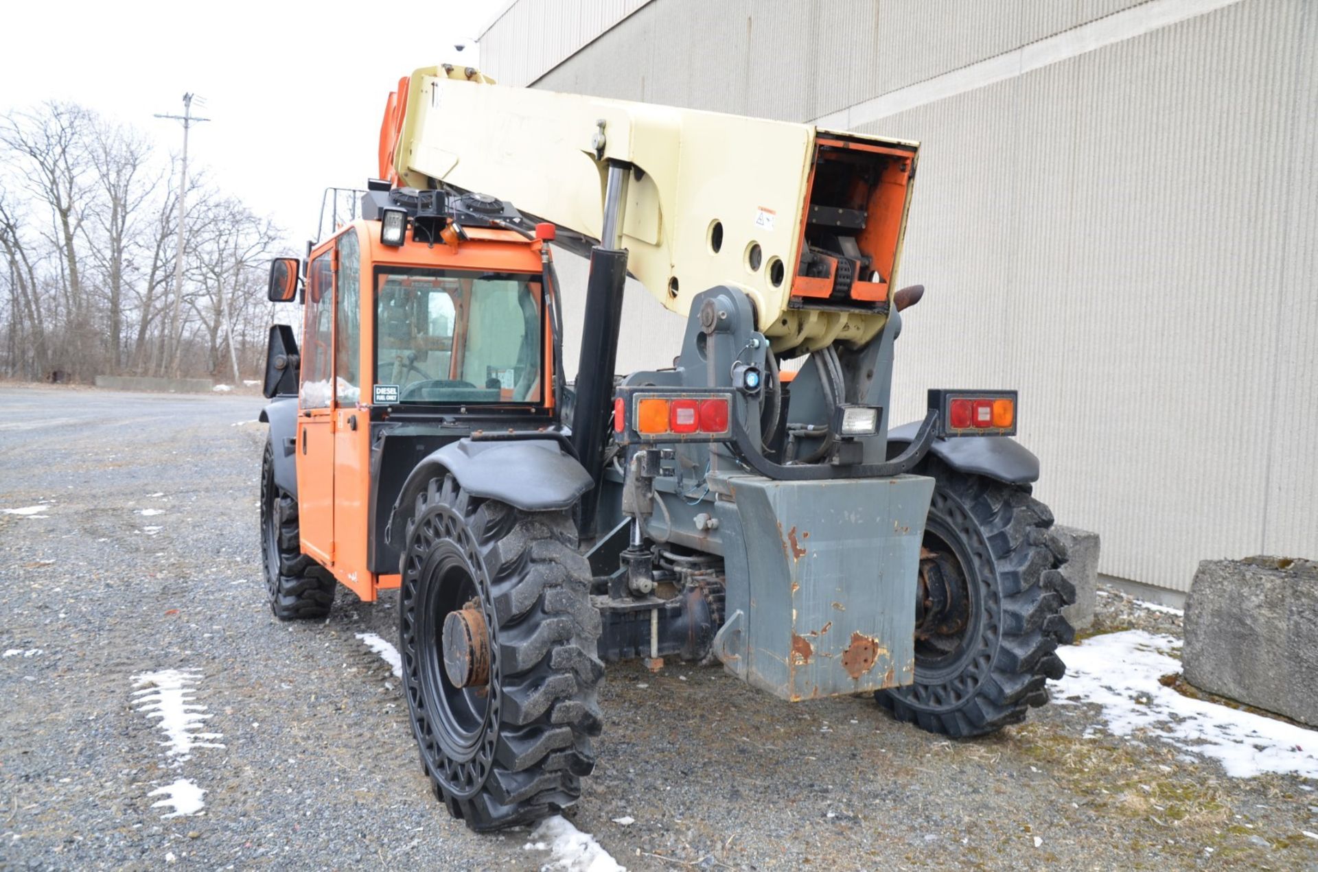 JLG (2011) G10-55A 10,000 LBS. CAPACITY DIESEL TELEHANDLER FORKLIFT WITH 56' MAX VERTICAL LIFT, - Image 11 of 23