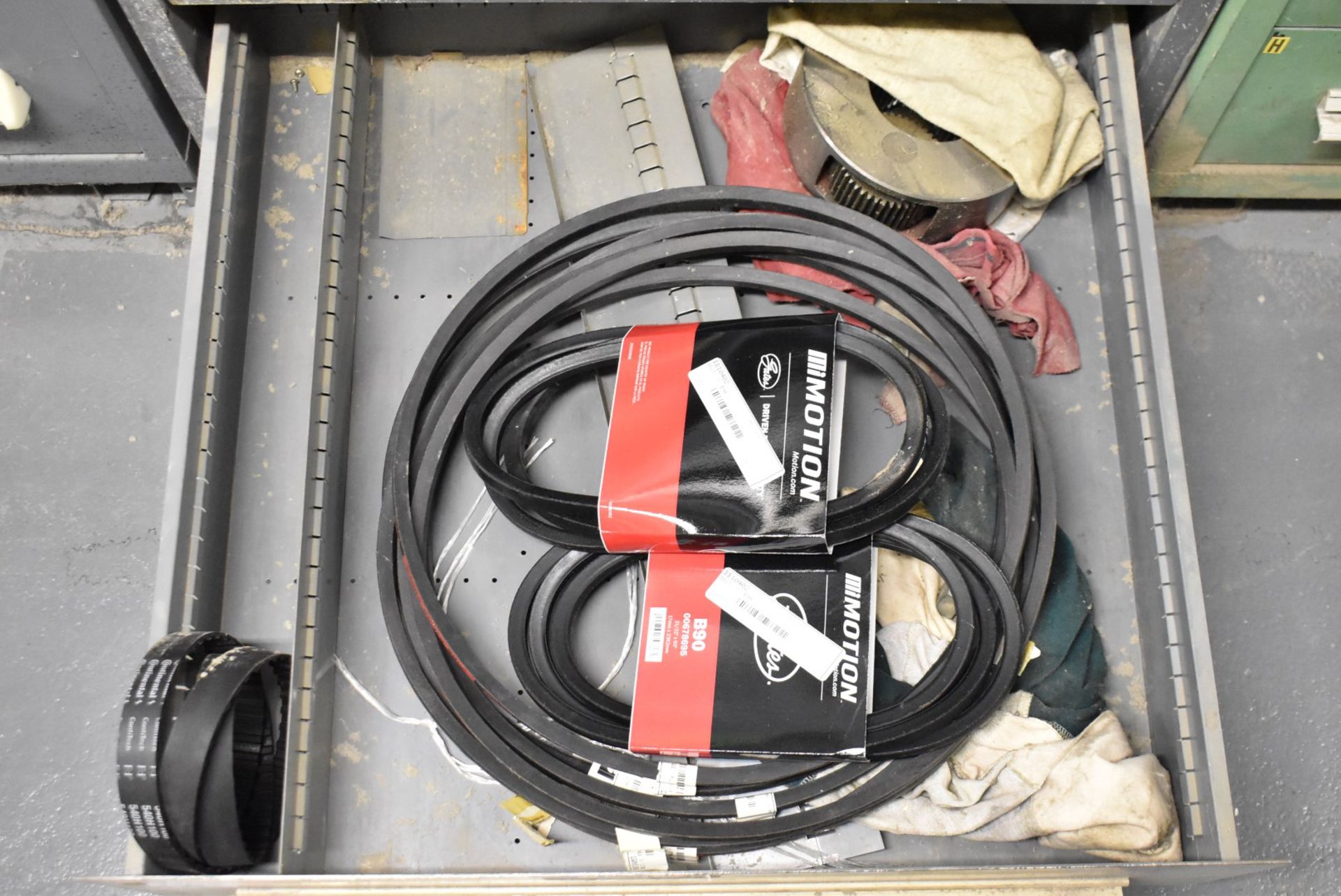 LOT/ CONTENTS OF CABINET - INCLUDING O-RINGS, BUSHINGS, SPROCKETS, BELTS, SPARE PARTS (TOOL - Image 5 of 5