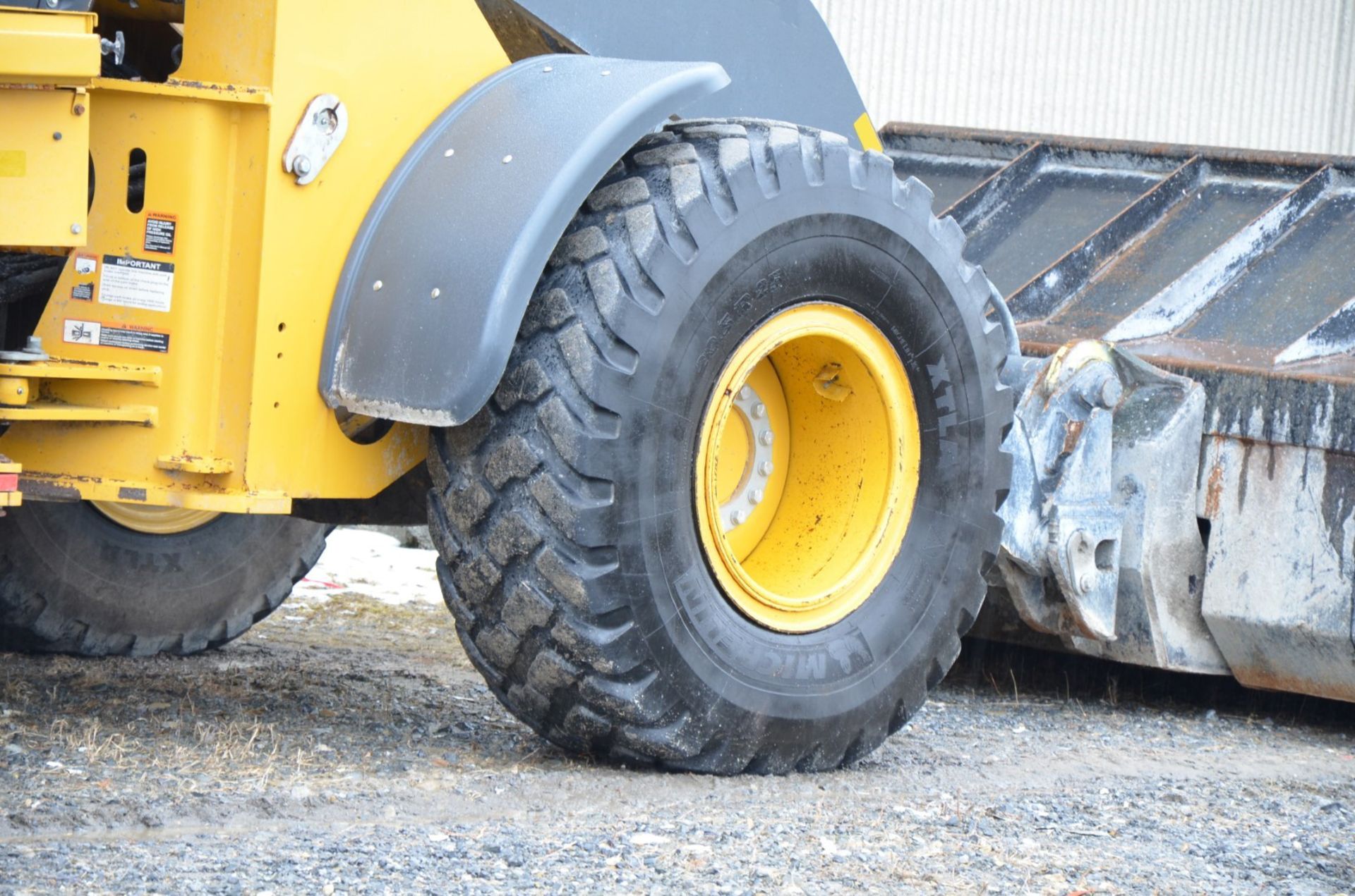 JOHN DEERE (2017) 624K II HIGH LIFT ARTICULATING FRONT END WHEEL LOADER WITH DIGITAL LOAD SCALE, - Image 19 of 22