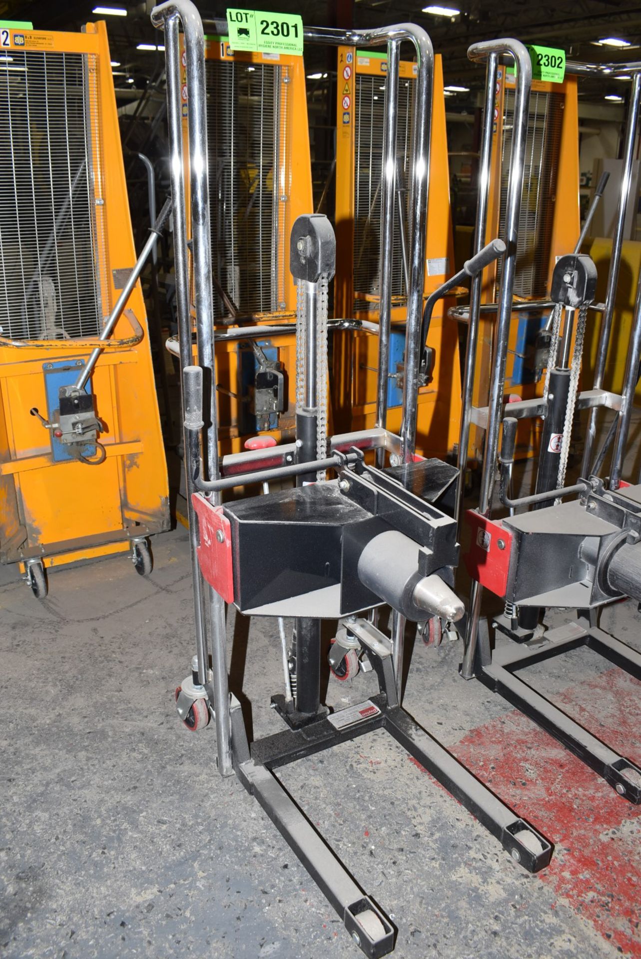 DAYTON 4ECW7 880 LB. CAPACITY SHAFT EXTRACTOR MANUAL LIFT TRUCK, S/N: N/A [RIGGING FEES FOR LOT #