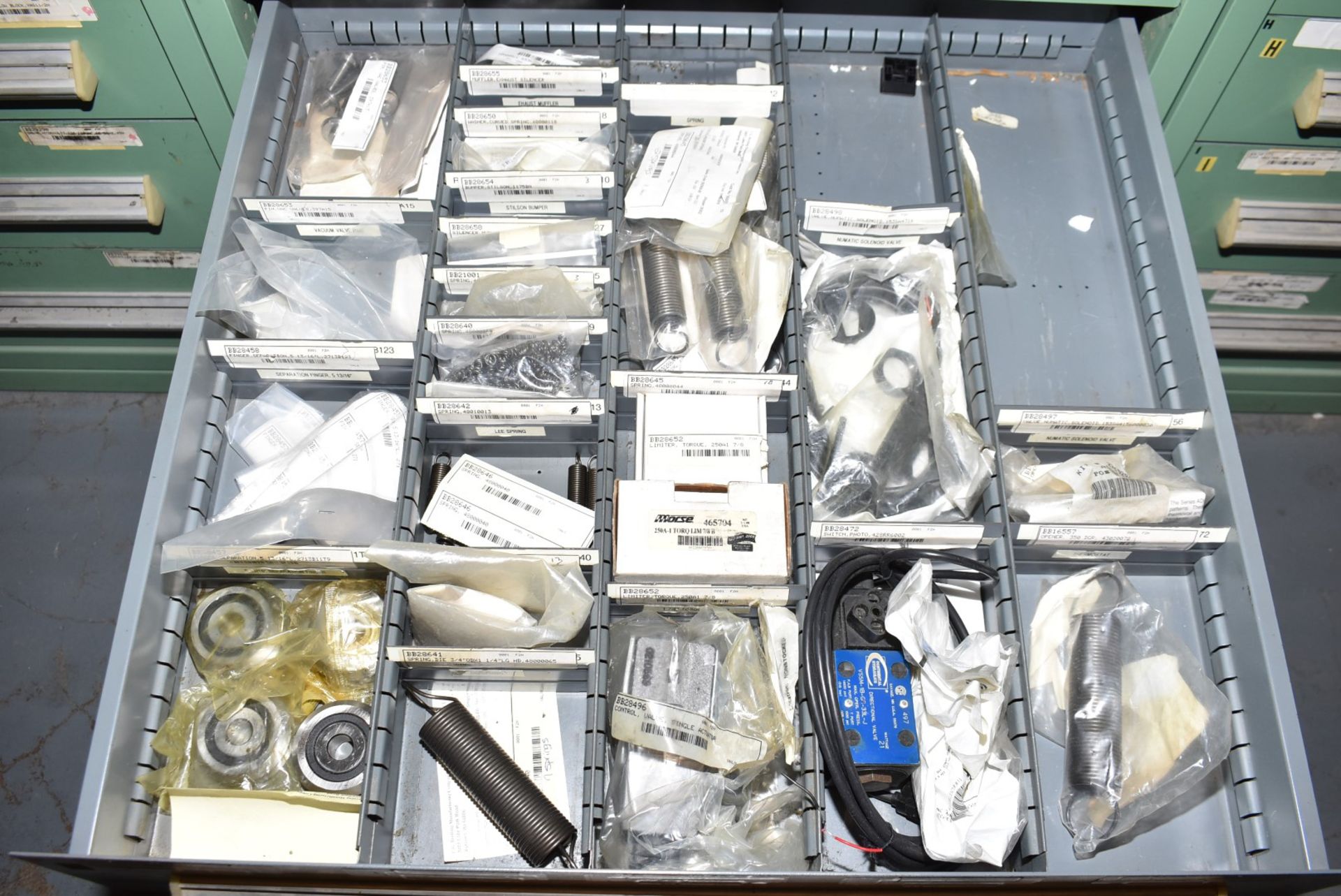 LOT/ CONTENTS OF CABINET - INCLUDING AUTOMATION COMPONENTS, BELTS, SPRINGS, AIR CYLINDERS, SPARE - Image 8 of 10