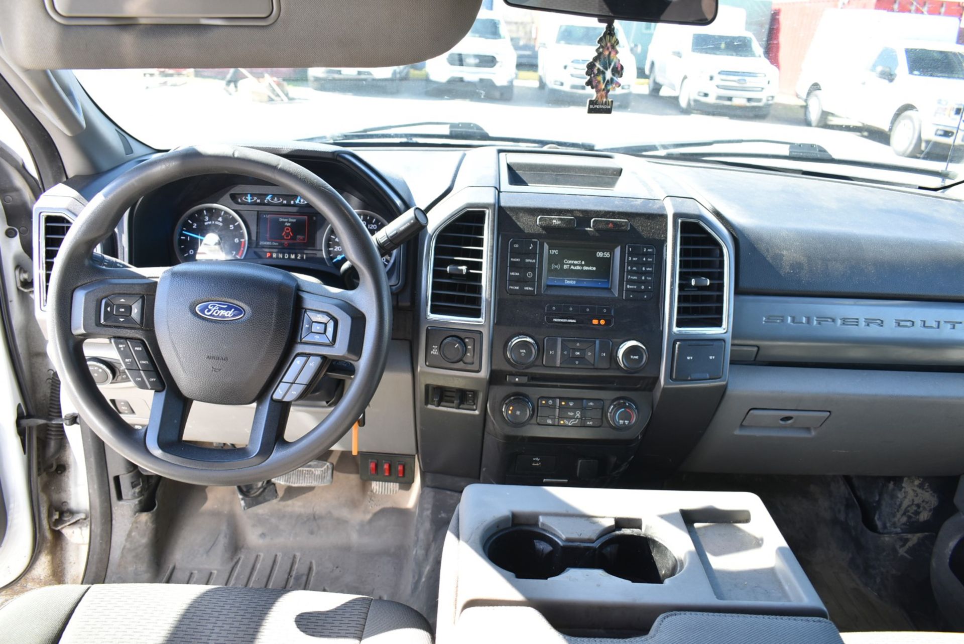 FORD (2017) F250 XLT SUPER DUTY CREW CAB PICKUP TRUCK WITH 6.2L 8 CYL. GAS ENGINE, AUTO. - Image 12 of 15