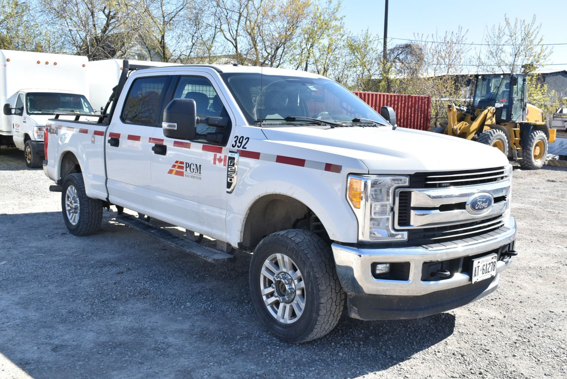 FORD (2017) F250 XLT SUPER DUTY CREW CAB PICKUP TRUCK WITH 6.2L 8 CYL. GAS ENGINE, AUTO. - Image 5 of 15