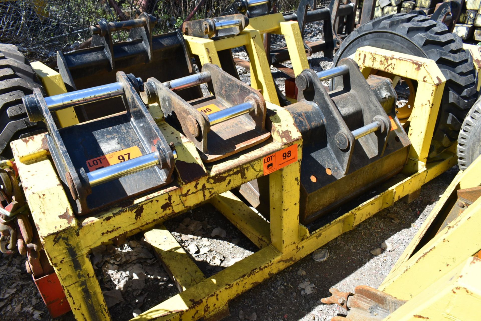 LOT/ TOOL CARRIER CRADLE WITH TIRE