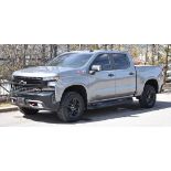 CHEVROLET (2020) SILVERADO Z71 LT TRAIL BOSS CREW CAB PICK UP TRUCK WITH 5.3 LITER V8 GASOLINE