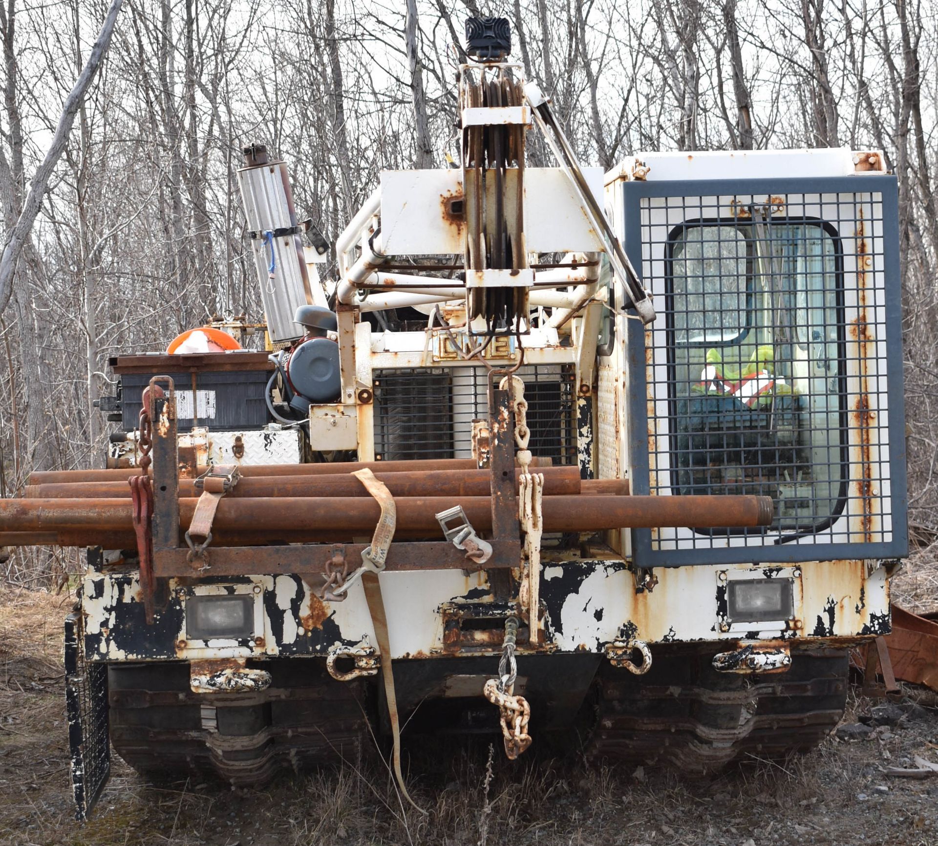 CENTRAL MINE EQUIPMENT MODEL CME 850 TRACK CARRIER MOUNTED DRILL RIG WITH SAF-T-CAB ENCLOSED - Image 3 of 15