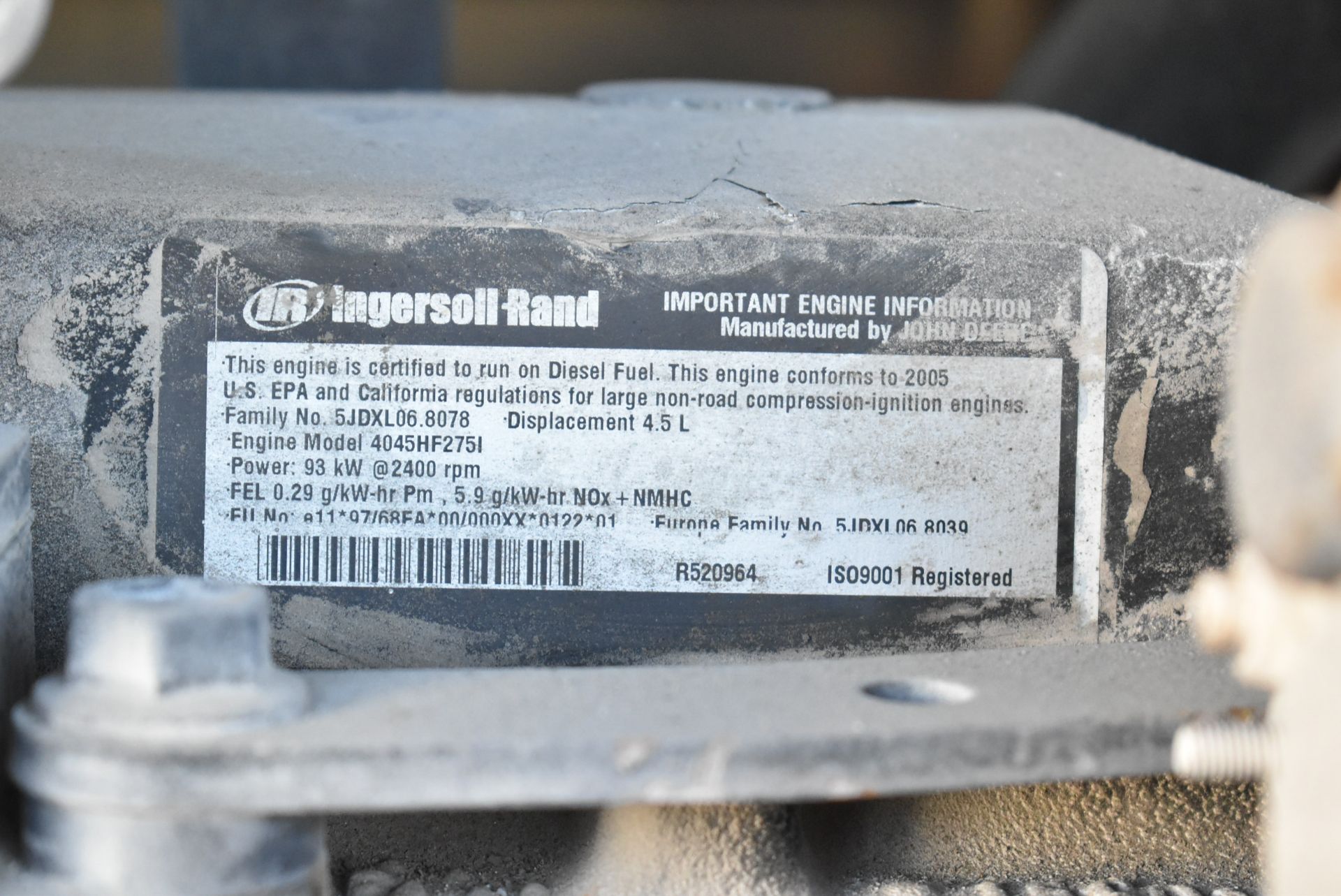 INGERSOLL-RAND XP 375 TOW-BEHIND DIESEL POWERED AIR COMPRESSOR WITH INGERSOLL-RAND 4045HF275I DIESEL - Image 11 of 13