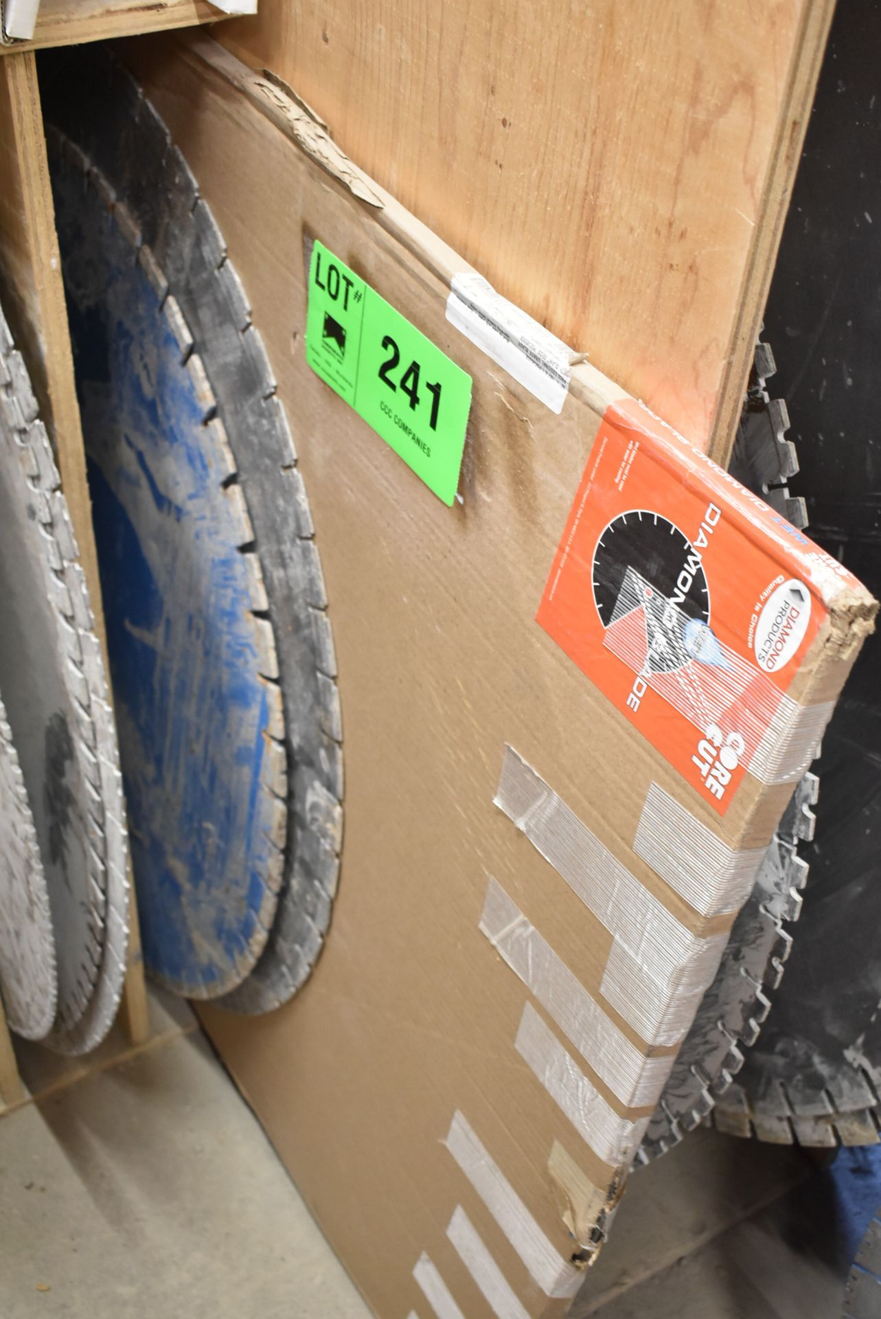 LOT/ DIAMOND SAW BLADES RANGING FROM 32"-36"