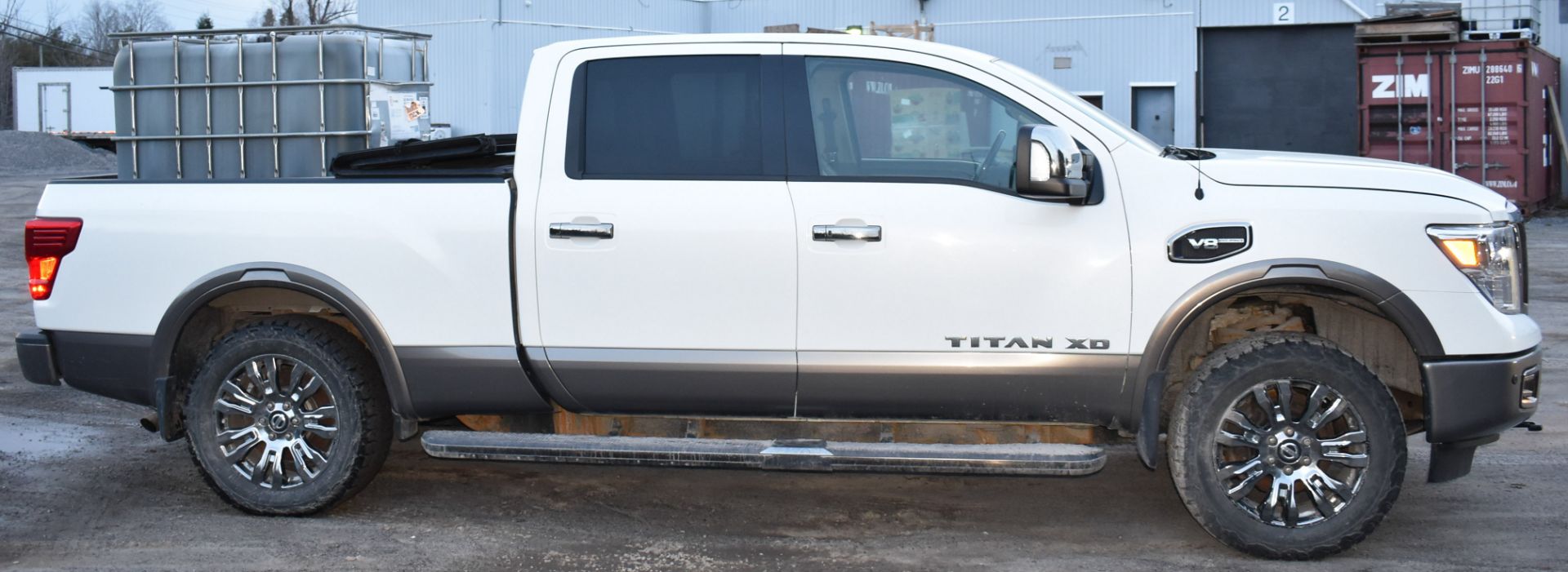 NISSAN (2018) TITAN XD CREW CAB PICK UP TRUCK WITH 5.6 LITER V8 GASOLINE ENGINE, AUTO, 4X4, HEATED - Image 6 of 18