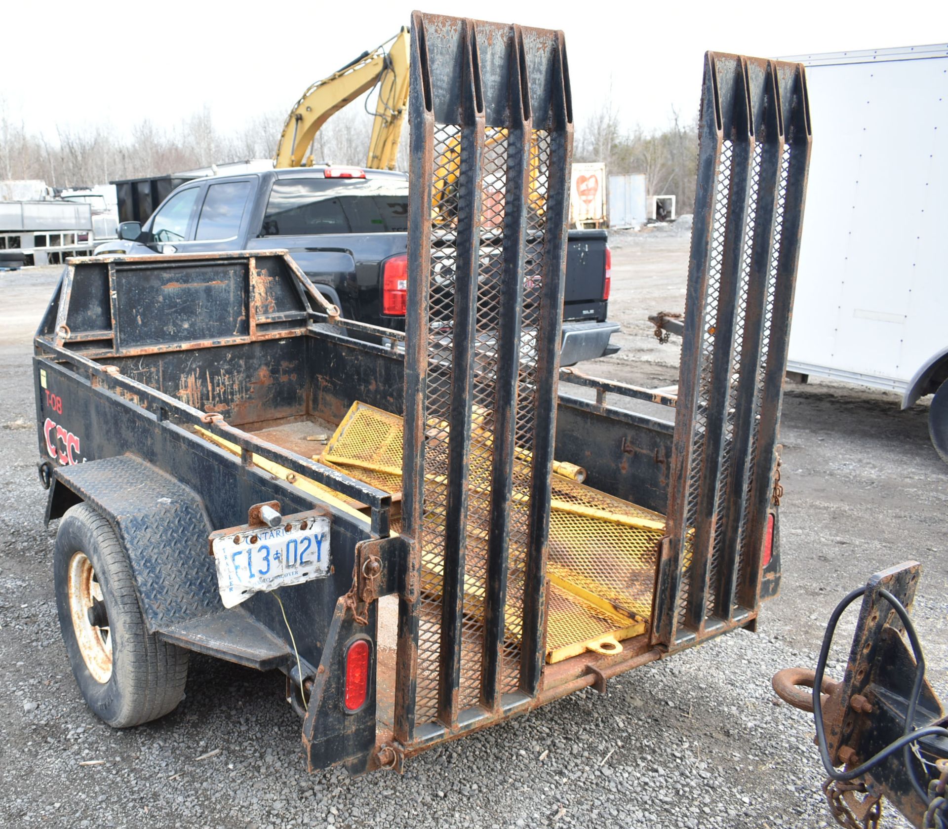 MFG UNKNOWN (2010) 8' SINGLE AXLE UTILITY TRAILER WITH RAMPS, VIN: 309271140 (UNIT T-08) - Image 3 of 6