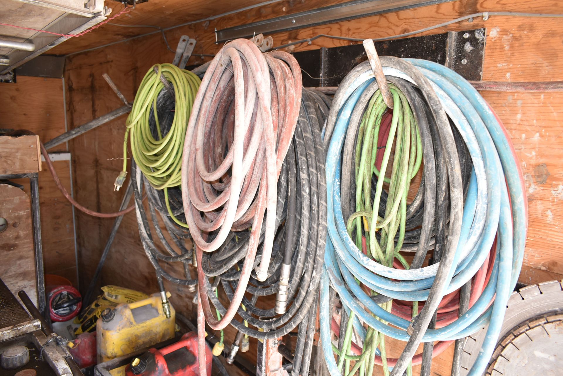 LOT/ REMAINING CONTENTS OF BOX CONSISTING OF SCAFFOLD UPRIGHT, HOSE, EXTENSION CORDS, MICROWAVE, - Image 3 of 4