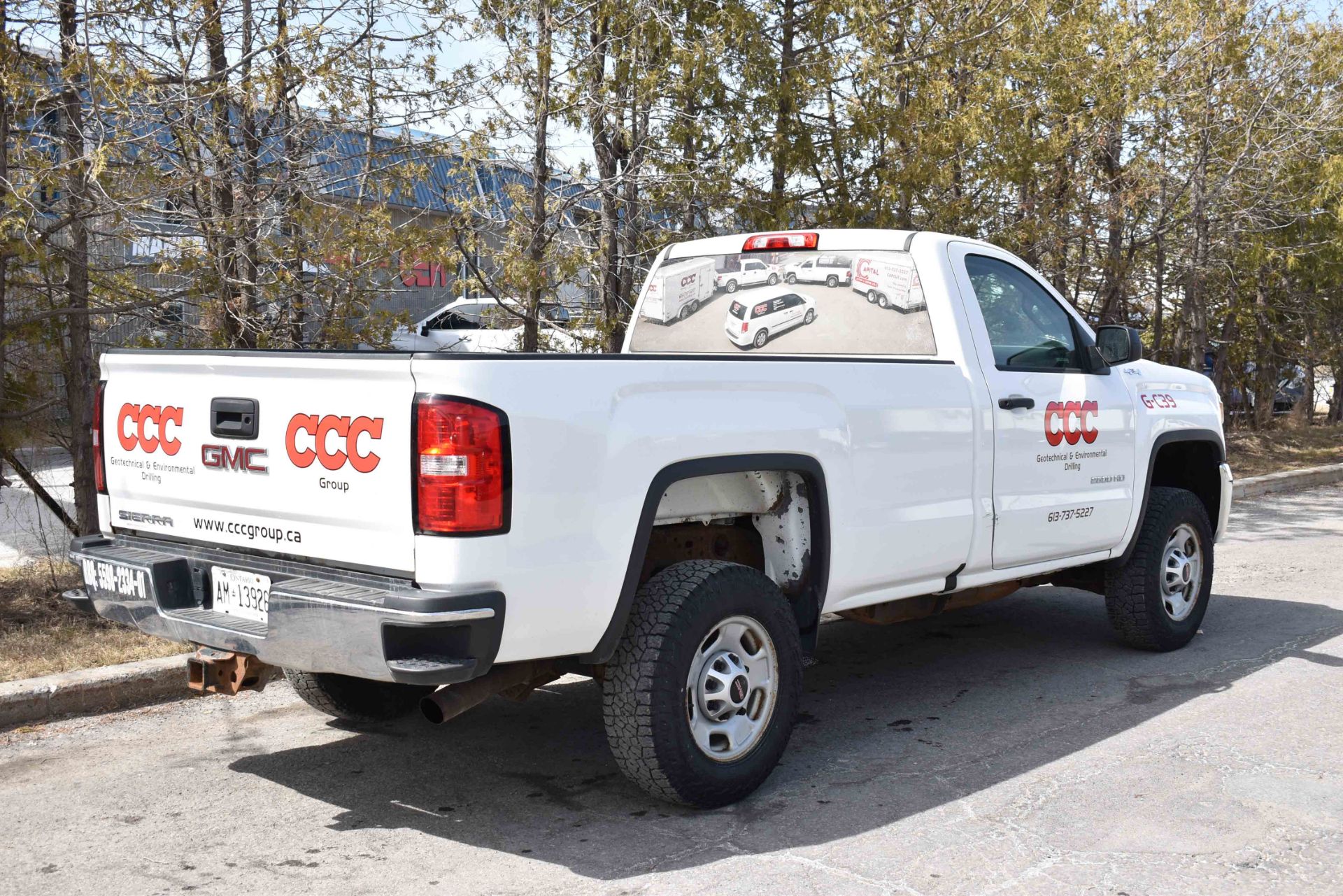 GMC (2017) SIERRA 2500 HD REGULAR CAB PICK UP TRUCK WITH 6.0 LITER V8 GASOLINE ENGINE, AUTO, 4X4, - Image 10 of 20